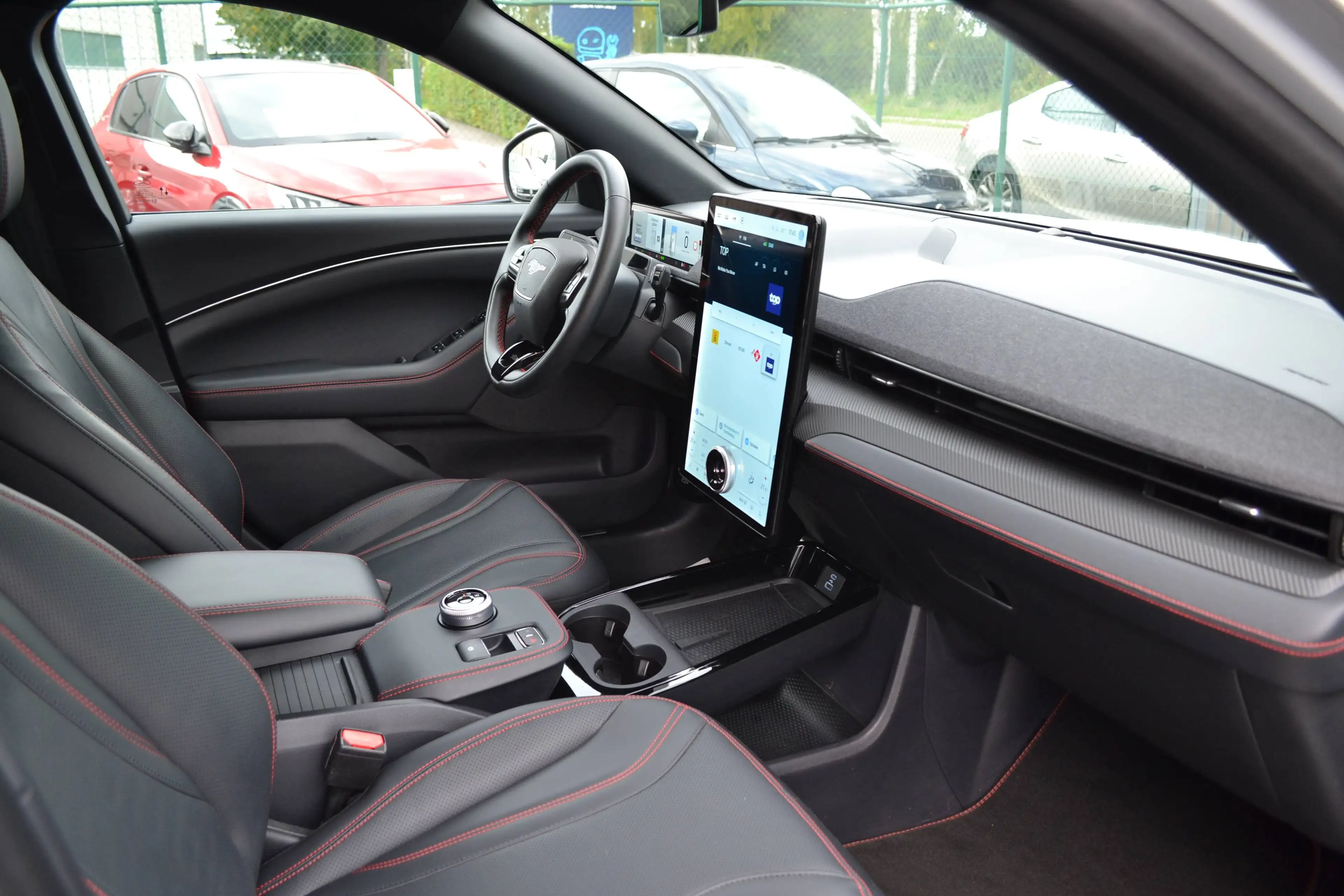 Ford Mustang Mach-E Mustang Mach-E 99 kWh AWD Extended Range — photo 7