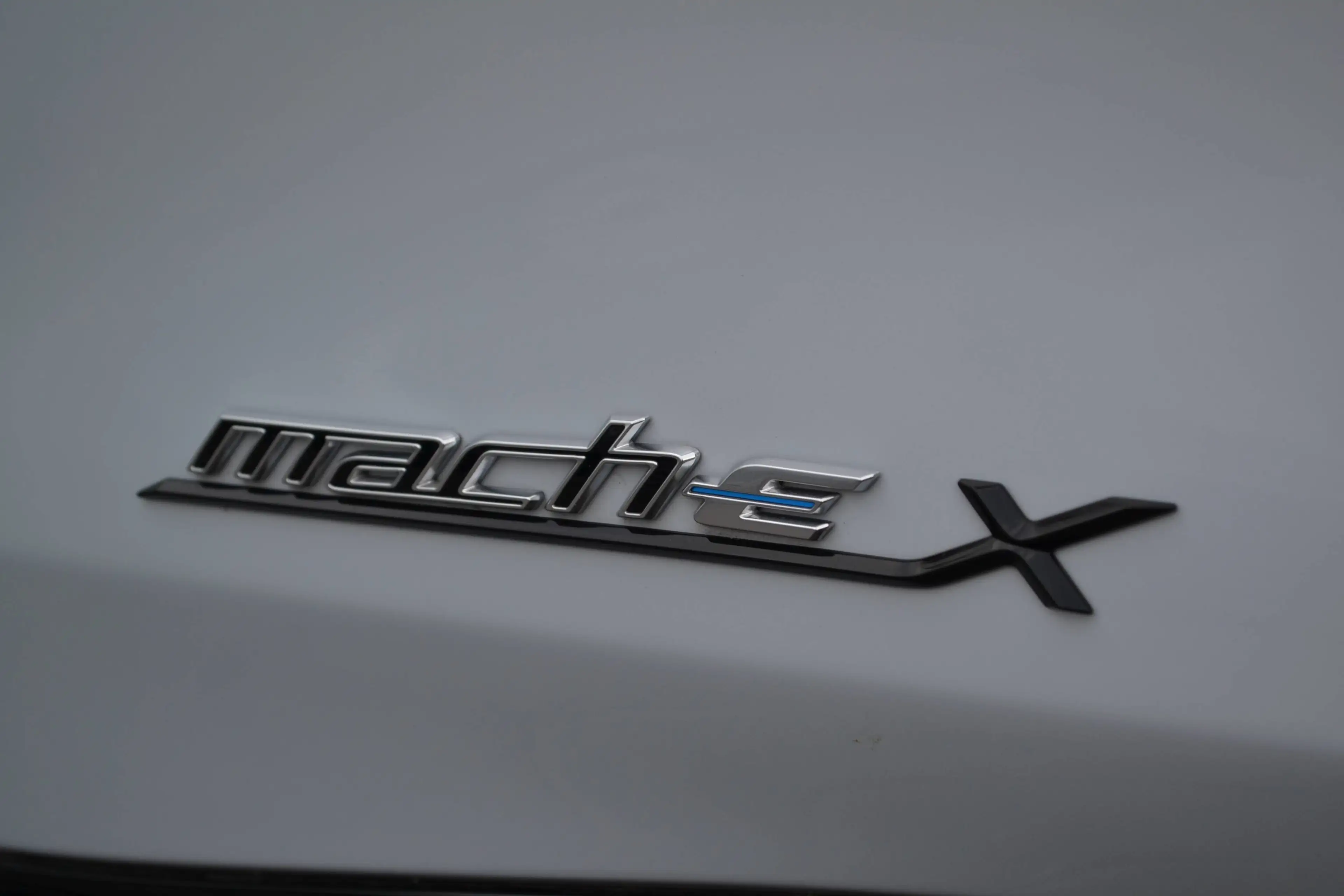 Ford Mustang Mach-E Mustang Mach-E 99 kWh AWD Extended Range — photo 6