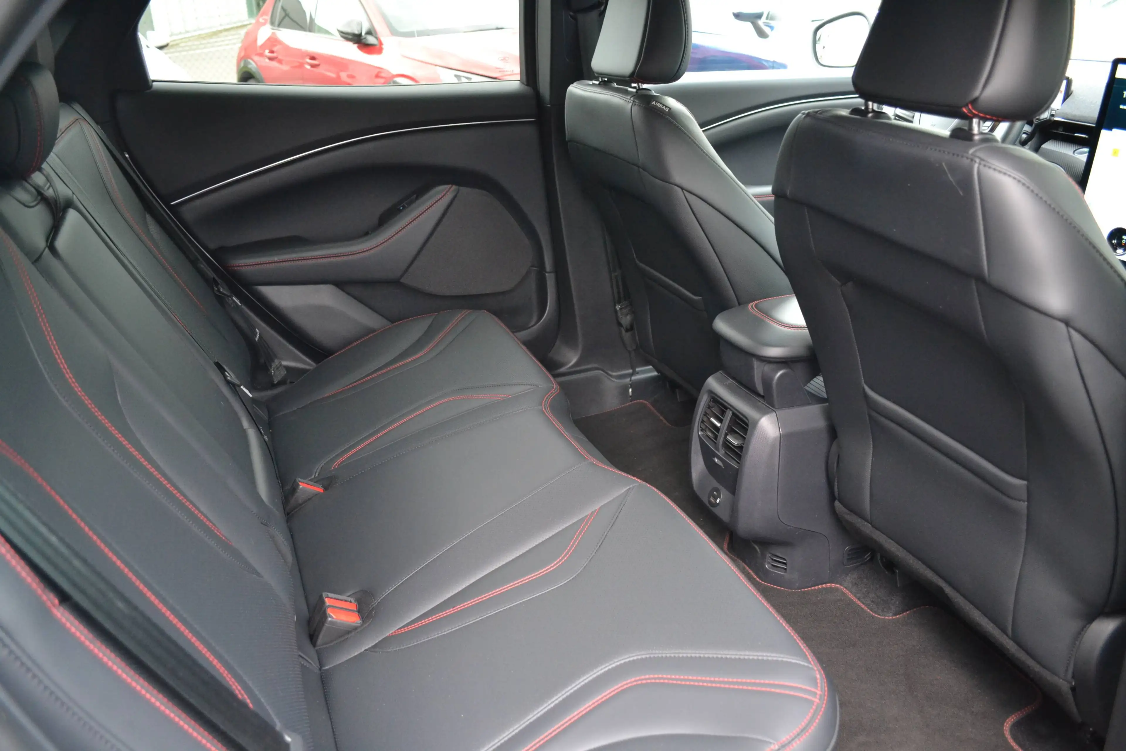 Ford Mustang Mach-E Mustang Mach-E 99 kWh AWD Extended Range — photo 11