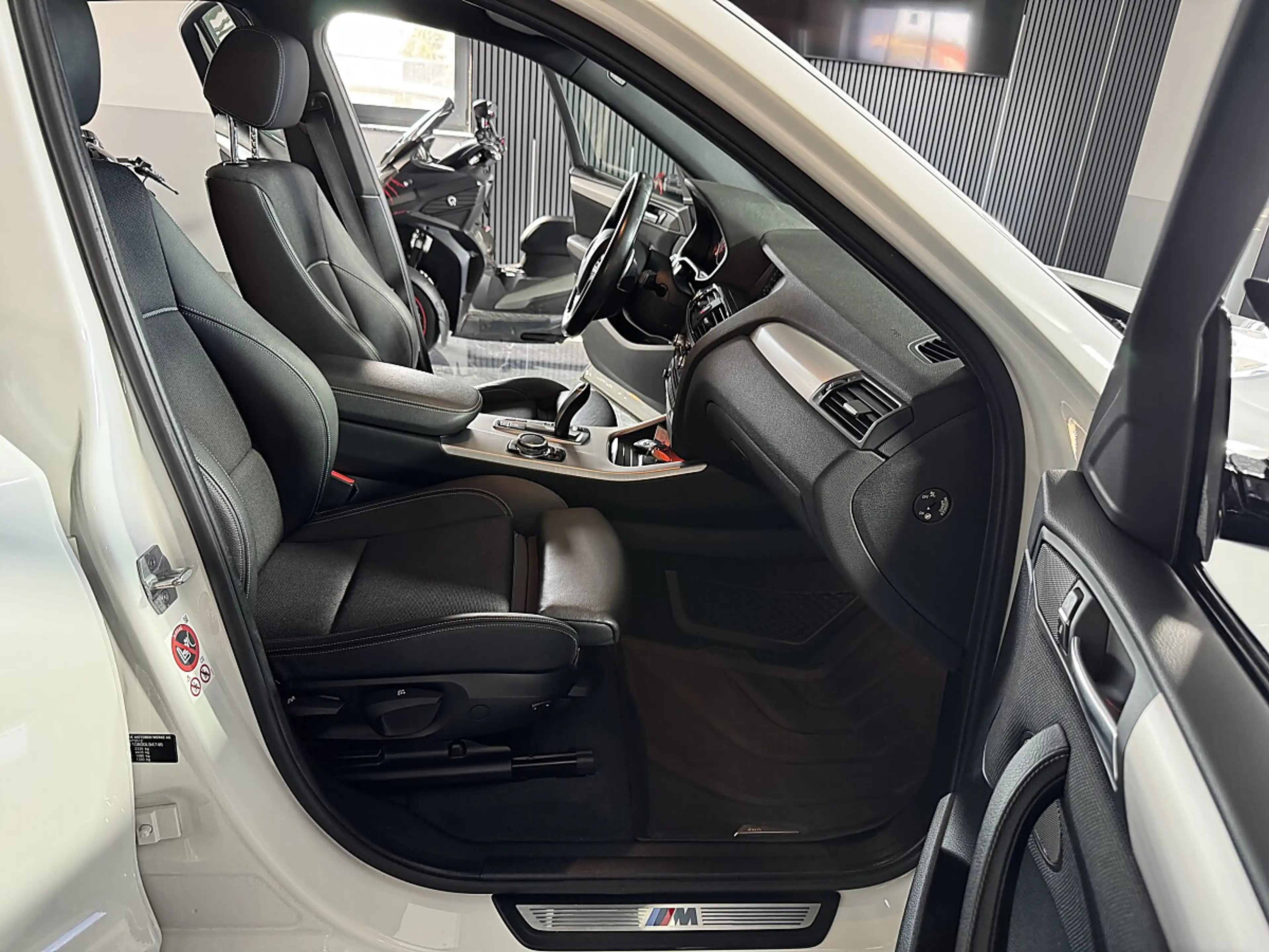 BMW X4 xDrive 20d Aut.*M-Paket*Wenig-KM* — photo 17