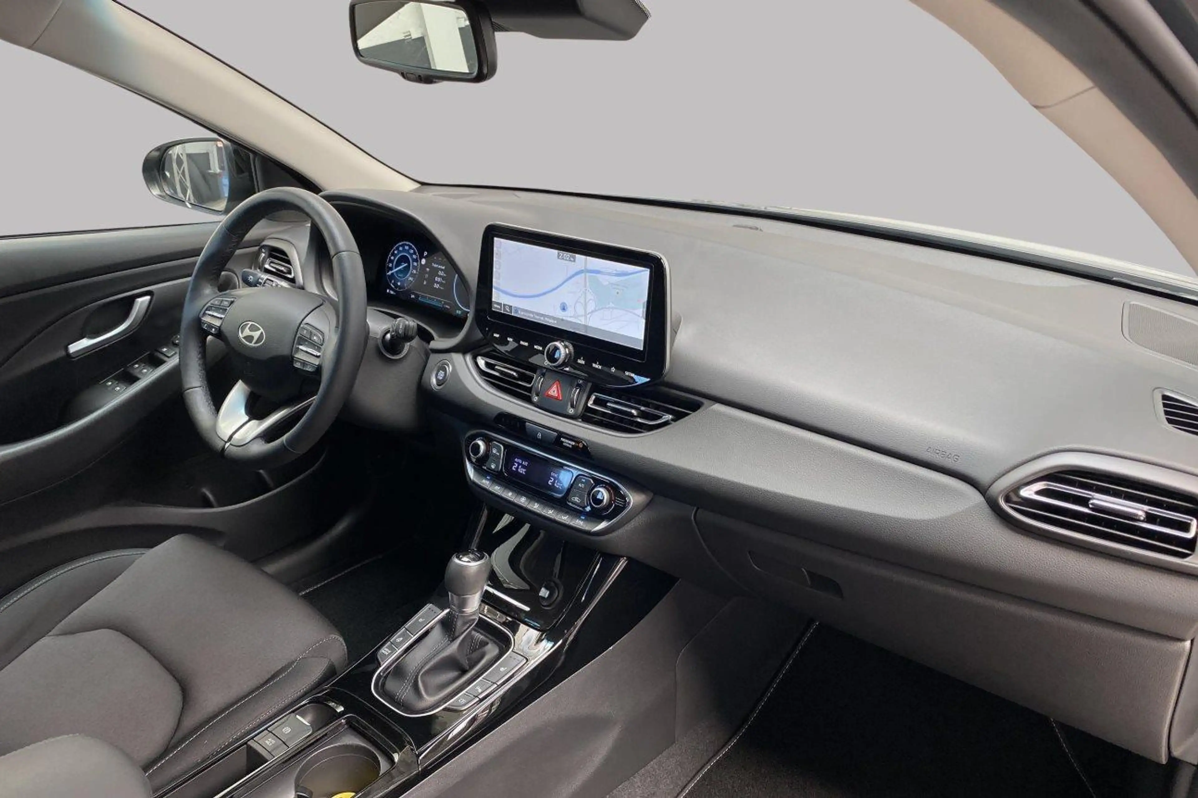 Hyundai i30 — photo 2