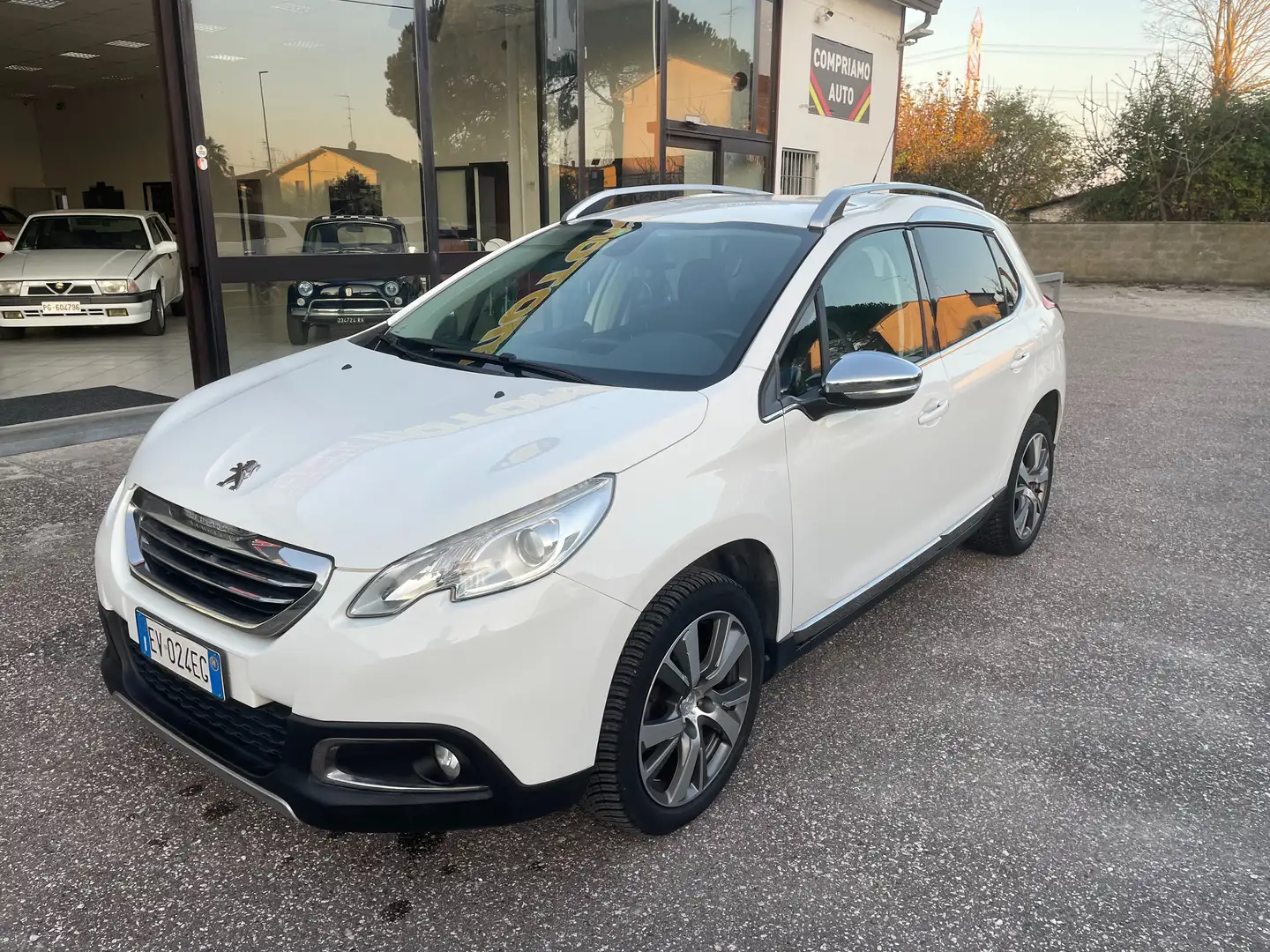 Peugeot 2008 2008 1.6 e-hdi 8v Allure s X NEOPATENTATI Bianco - 1