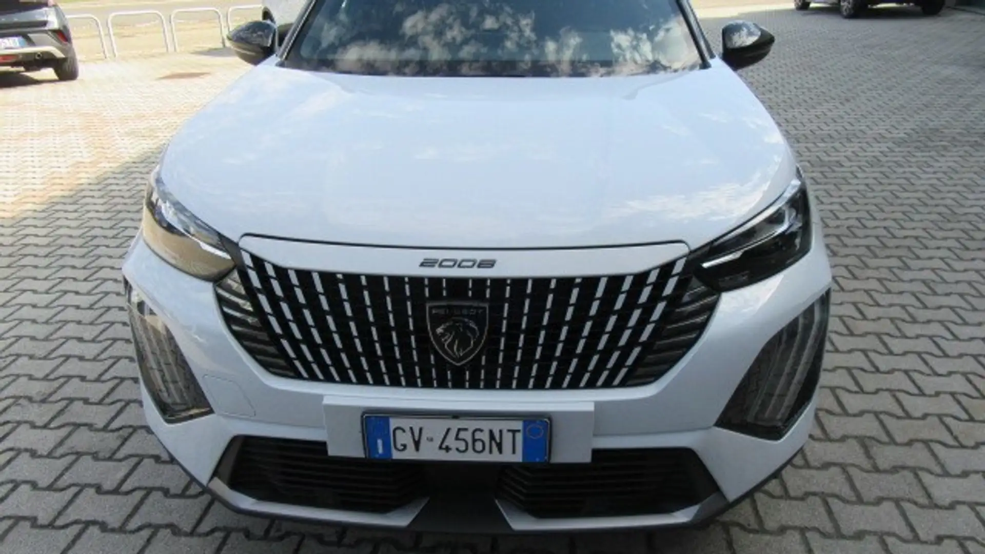 Peugeot 2008 2008 PureTech 130 S&S EAT8 GT Weiß - 2