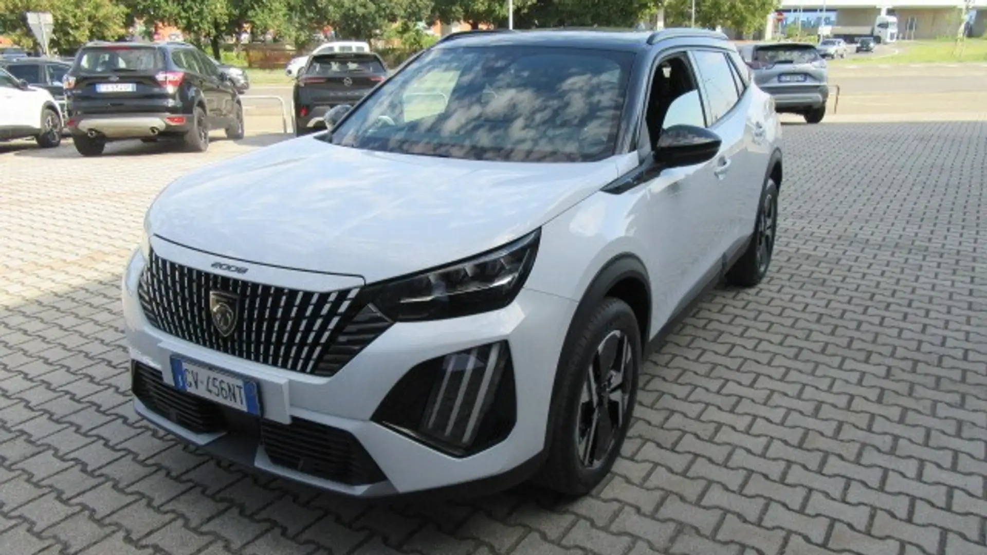 Peugeot 2008 2008 PureTech 130 S&S EAT8 GT Weiß - 1