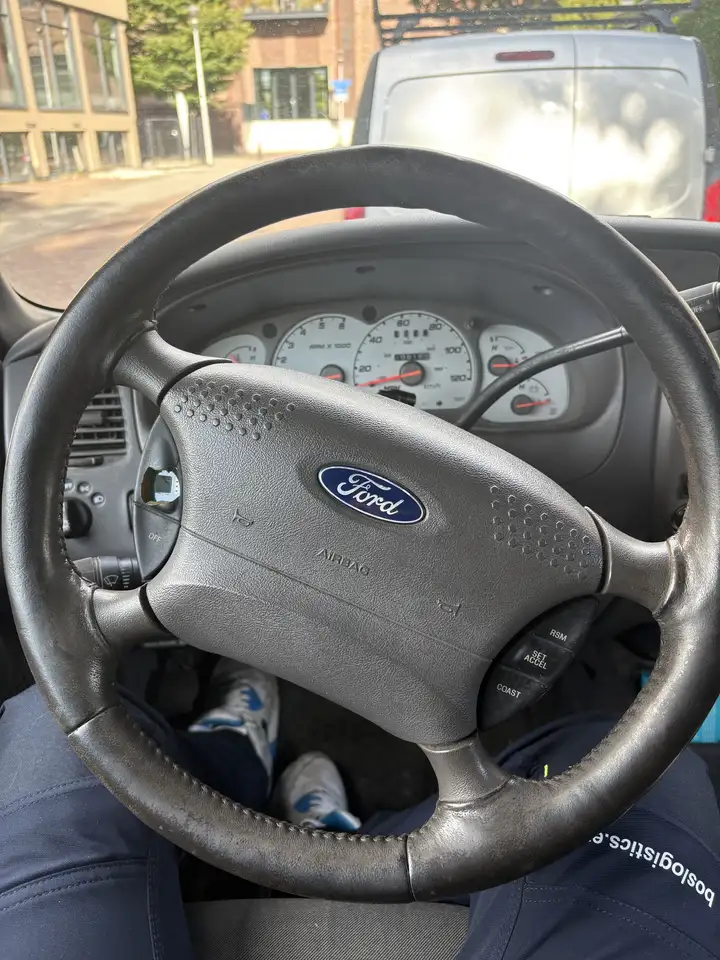 Ford Explorer 4.0 L V6, foto 4