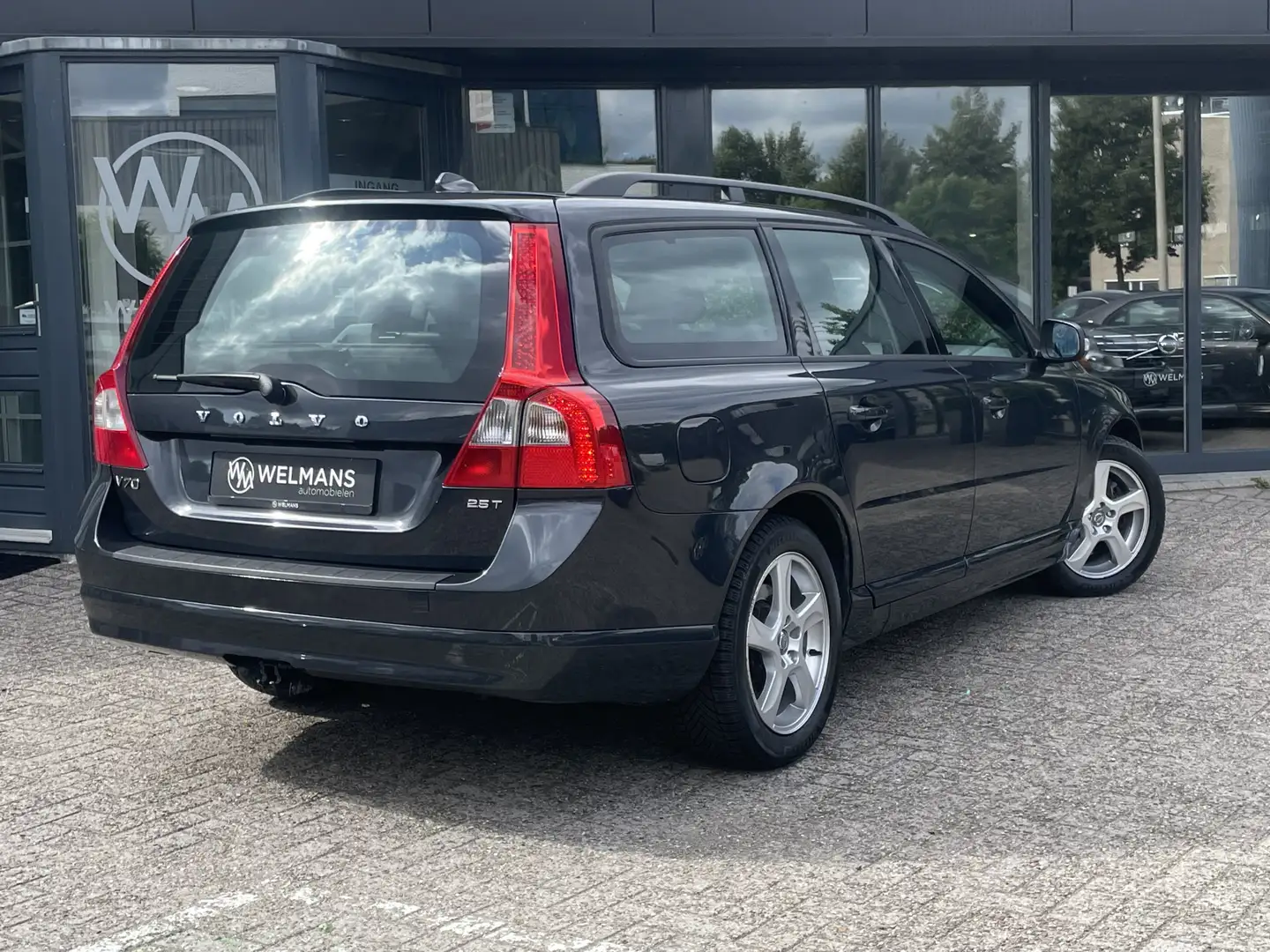 Volvo V70 2.5T Momentum 231 pk Youngtimer per dec | Xenon | Grijs - 2