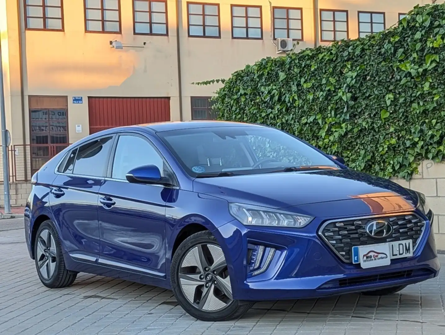 Hyundai IONIQ 1.6 GDI HEV Tecno DCT Hybrido Etiqueta ECO Naciona Azul - 1