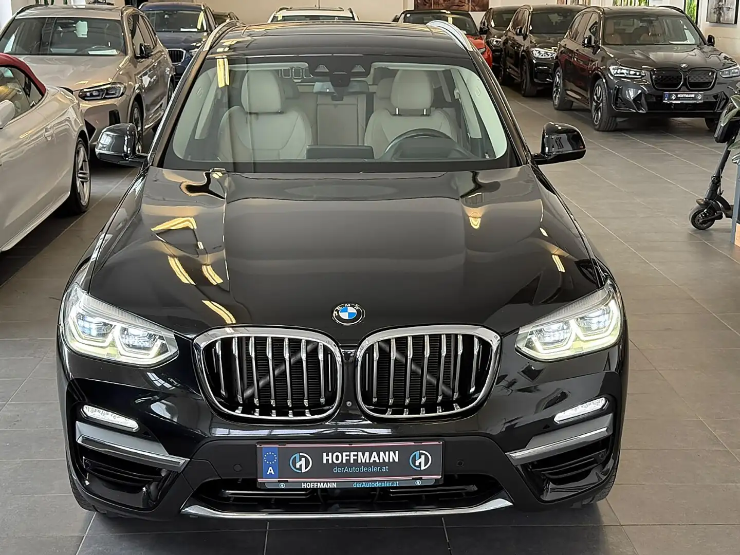 BMW X3 xDrive30d Luxury Line Aut. Pano/AHK/Luxury/Hud/... Schwarz - 2
