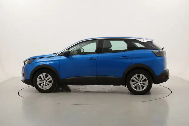 Peugeot 3008 view 2