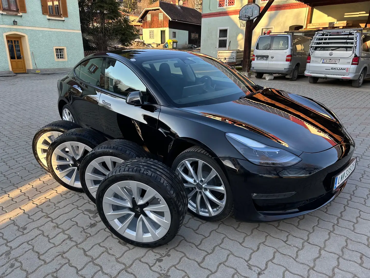 Tesla Model 3 Langstreckenbatt. Allradantrieb Dual Motor Schwarz - 1