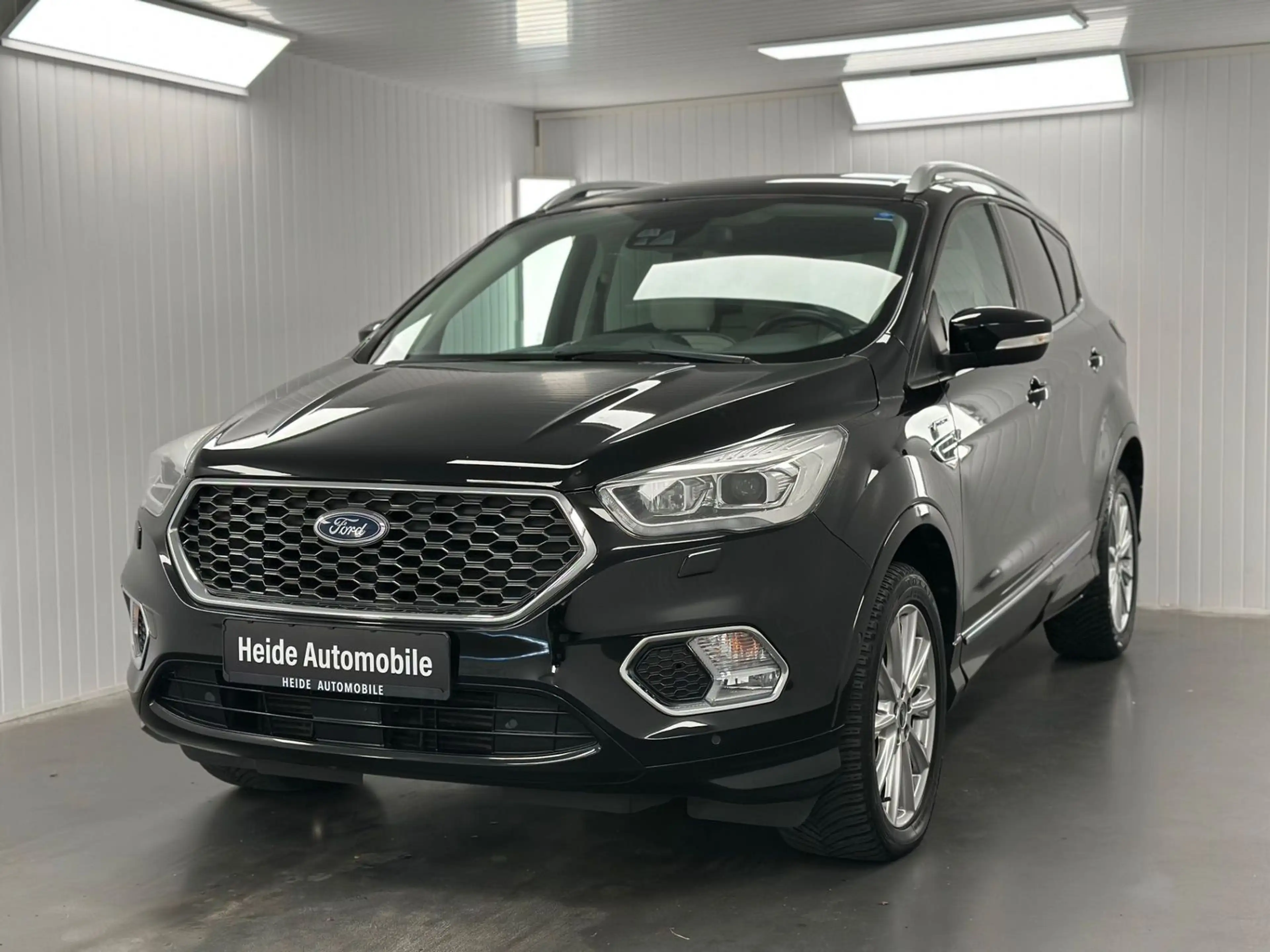 Ford Kuga 2.0 TDCi Vignale 4x4 AHK ACC KAMERA