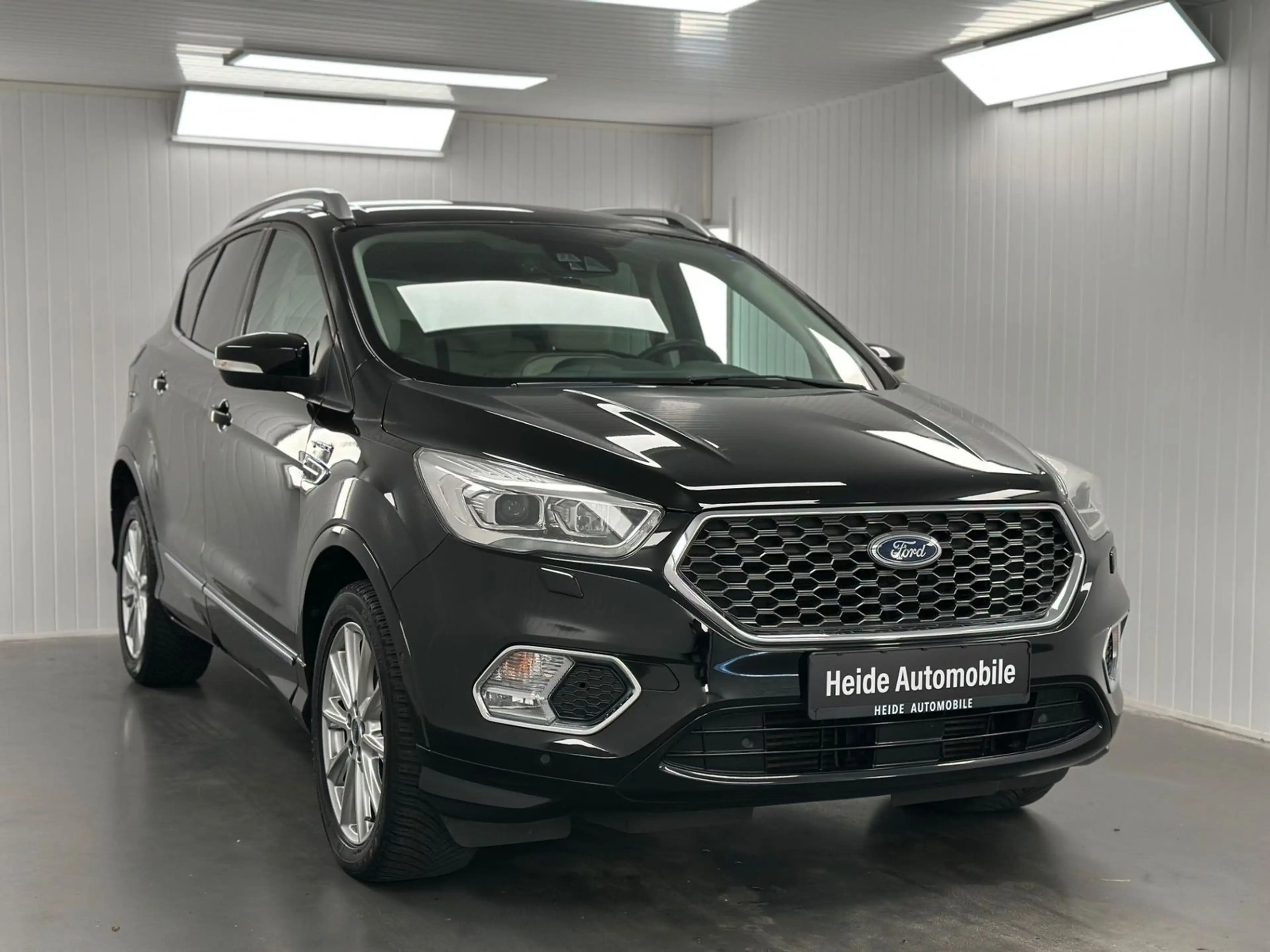 Ford Kuga 2.0 TDCi Vignale 4x4 AHK ACC KAMERA — photo 3