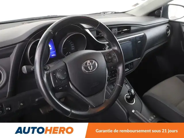 Toyota Auris view 11