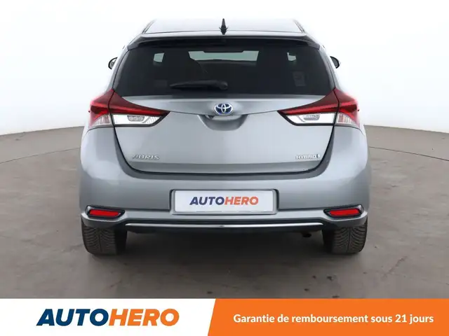 Toyota Auris view 5