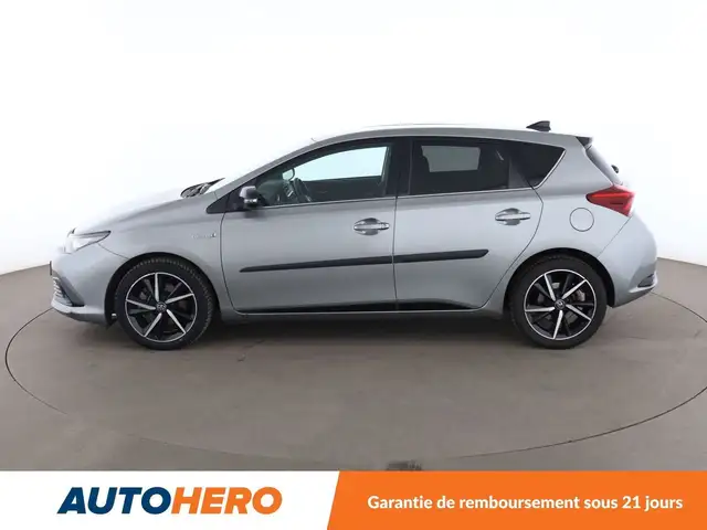 Toyota Auris view 3