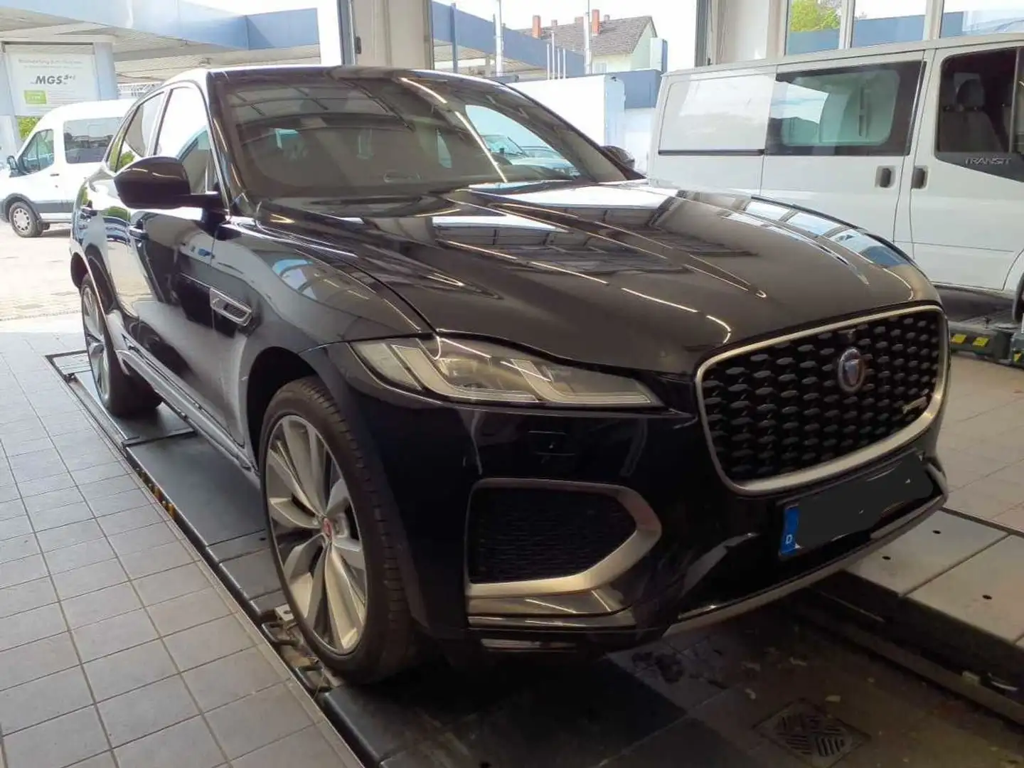 Jaguar F-Pace F-PACE P400 AWD R-Dynamic HSE 22Zoll* AHK* Schwarz - 2
