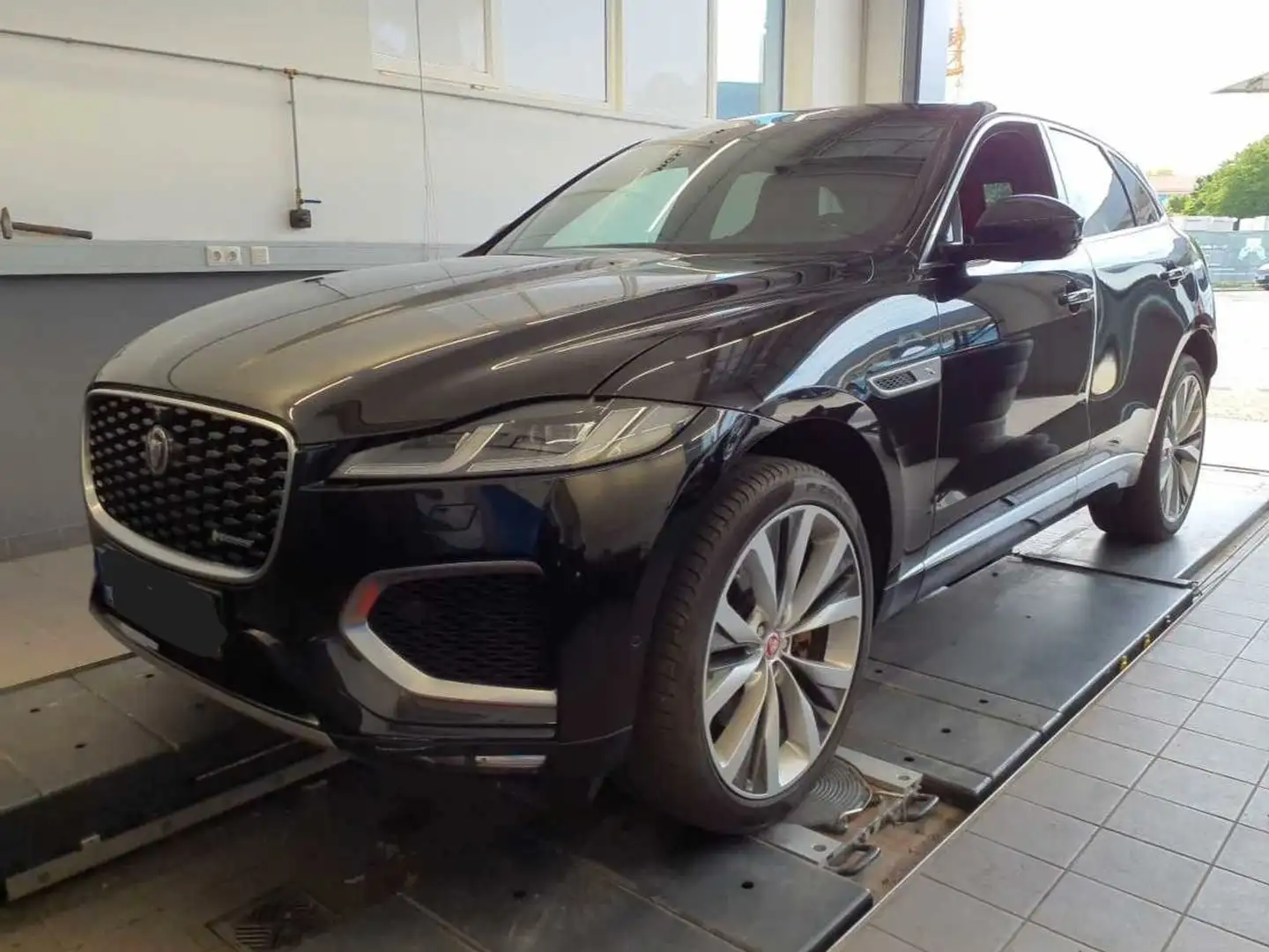Jaguar F-Pace F-PACE P400 AWD R-Dynamic HSE 22Zoll* AHK* Schwarz - 1