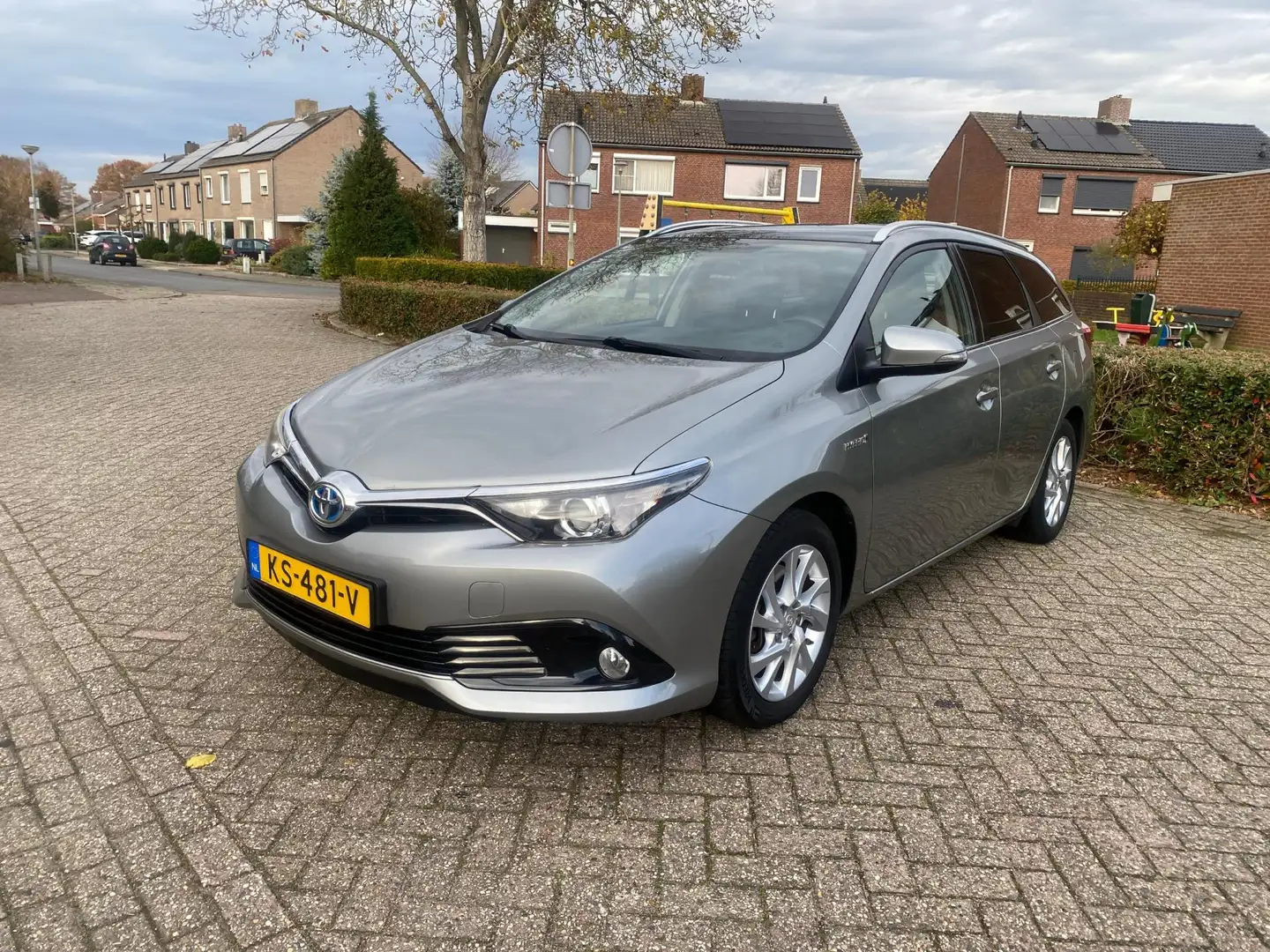 Toyota Auris Touring Sports 1.8 Hybrid Trend (NIEUWE APK ) Gris - 1