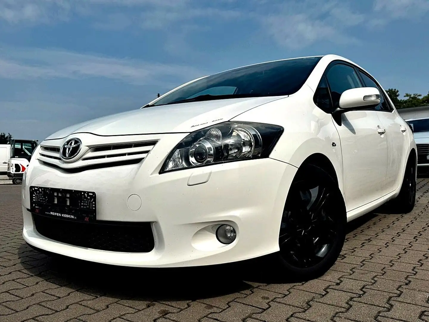 Toyota Auris 2,2-l-D-CAT/VOLL SHEFT/XENON/BLUETOOTH/1HD Weiß - 1