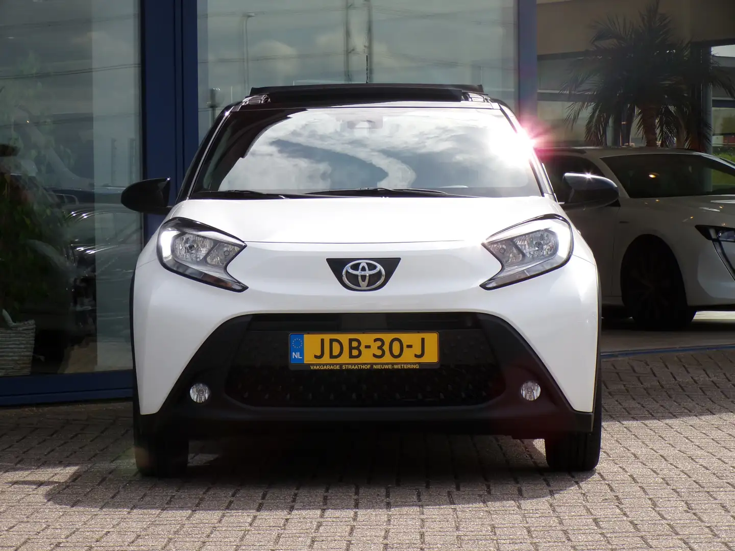Toyota Aygo X 1.0 VVT-i S-CVT Pulse, Automaat / Cabrio / Carplay Wit - 2