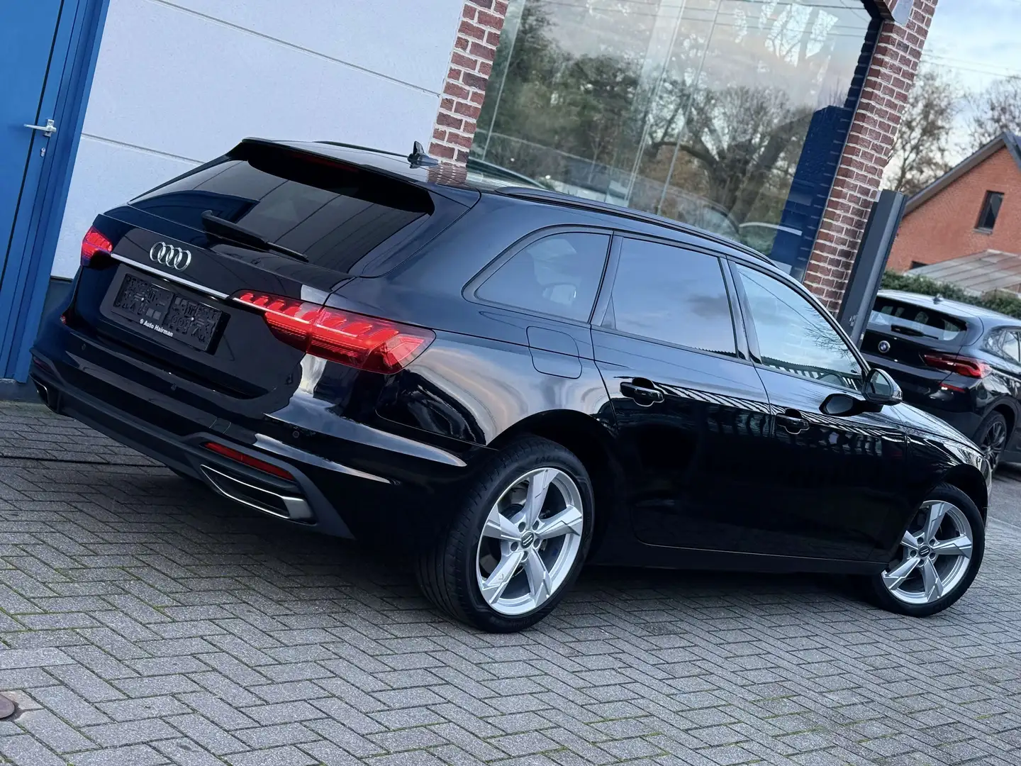 Audi A4 BREAK 35 TDi S-TRONIC SPORT ÉDITION SHADOW LOOK Zwart - 2
