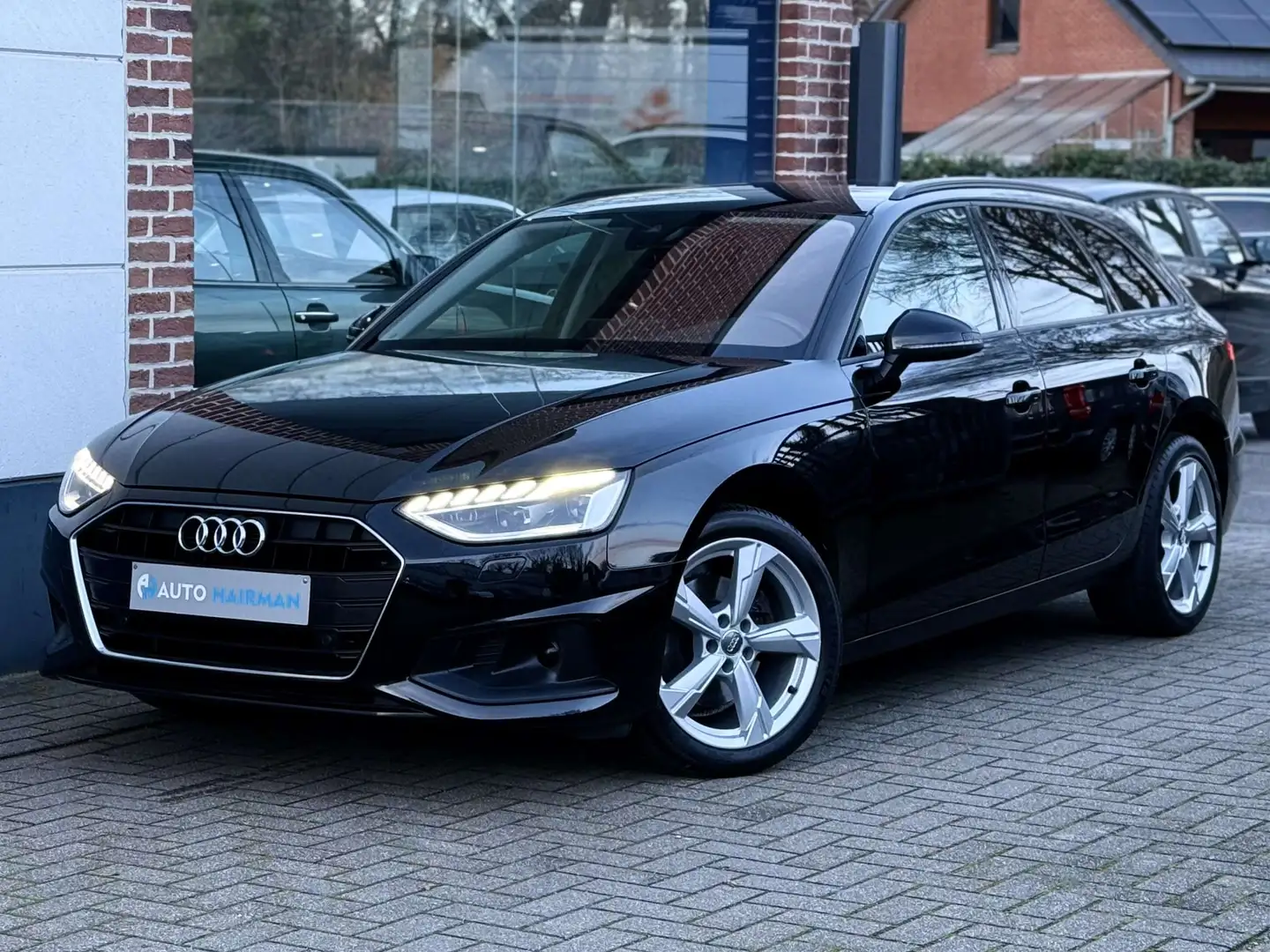 Audi A4 BREAK 35 TDi S-TRONIC SPORT ÉDITION SHADOW LOOK Zwart - 1