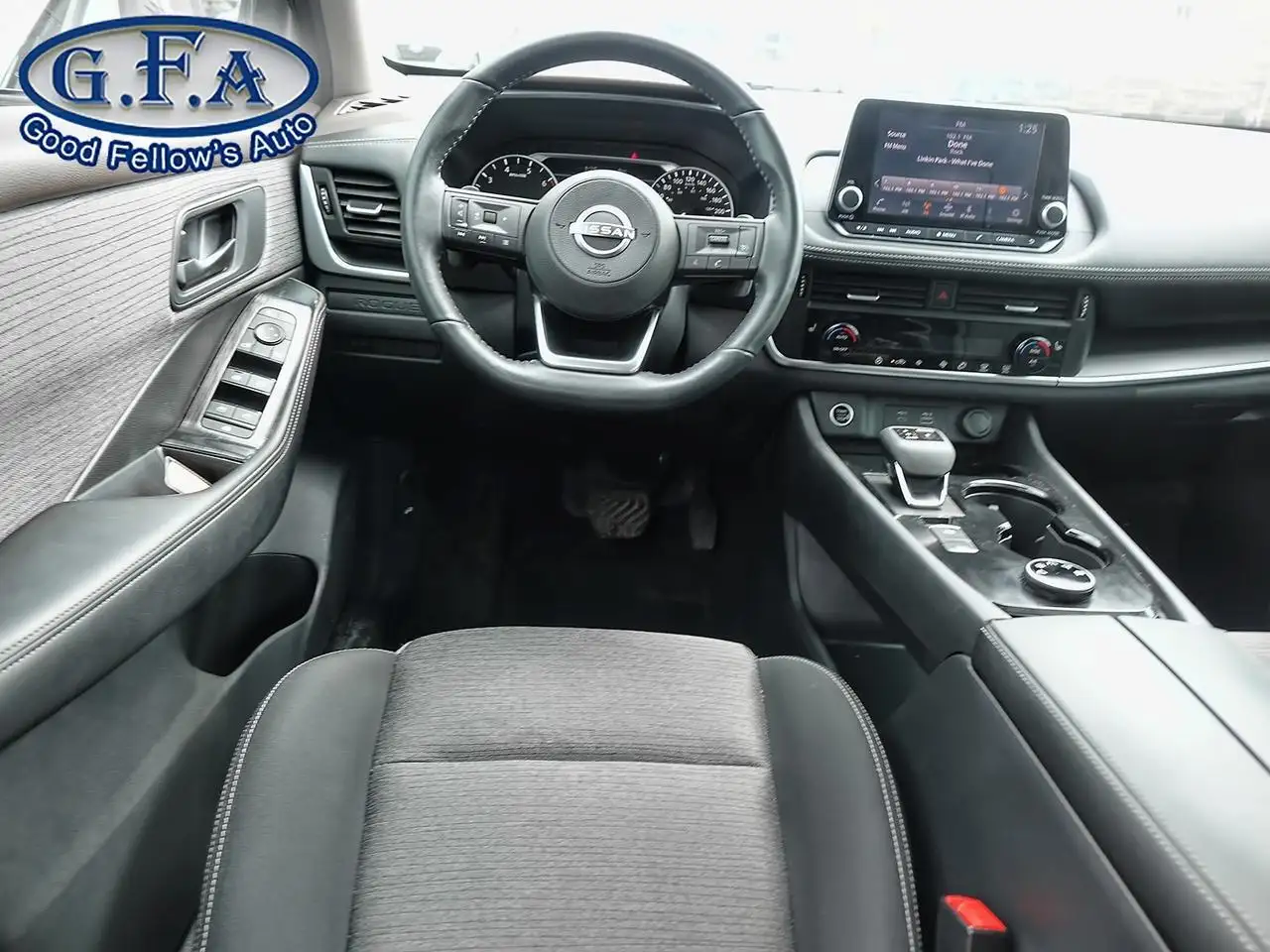 Nissan Rogue снимка Nissan Rogue