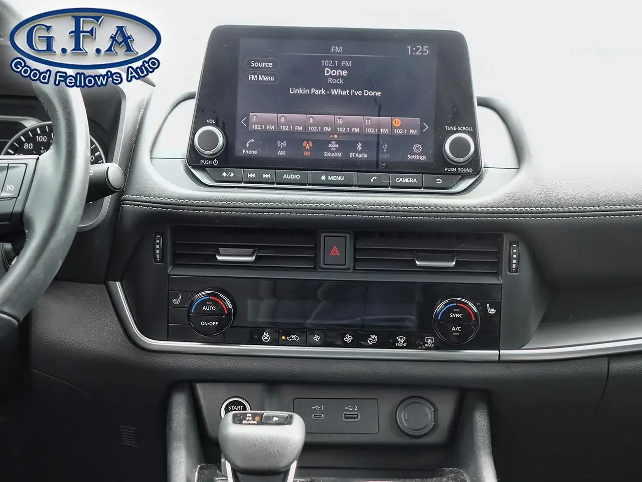 Nissan Rogue снимка Nissan Rogue