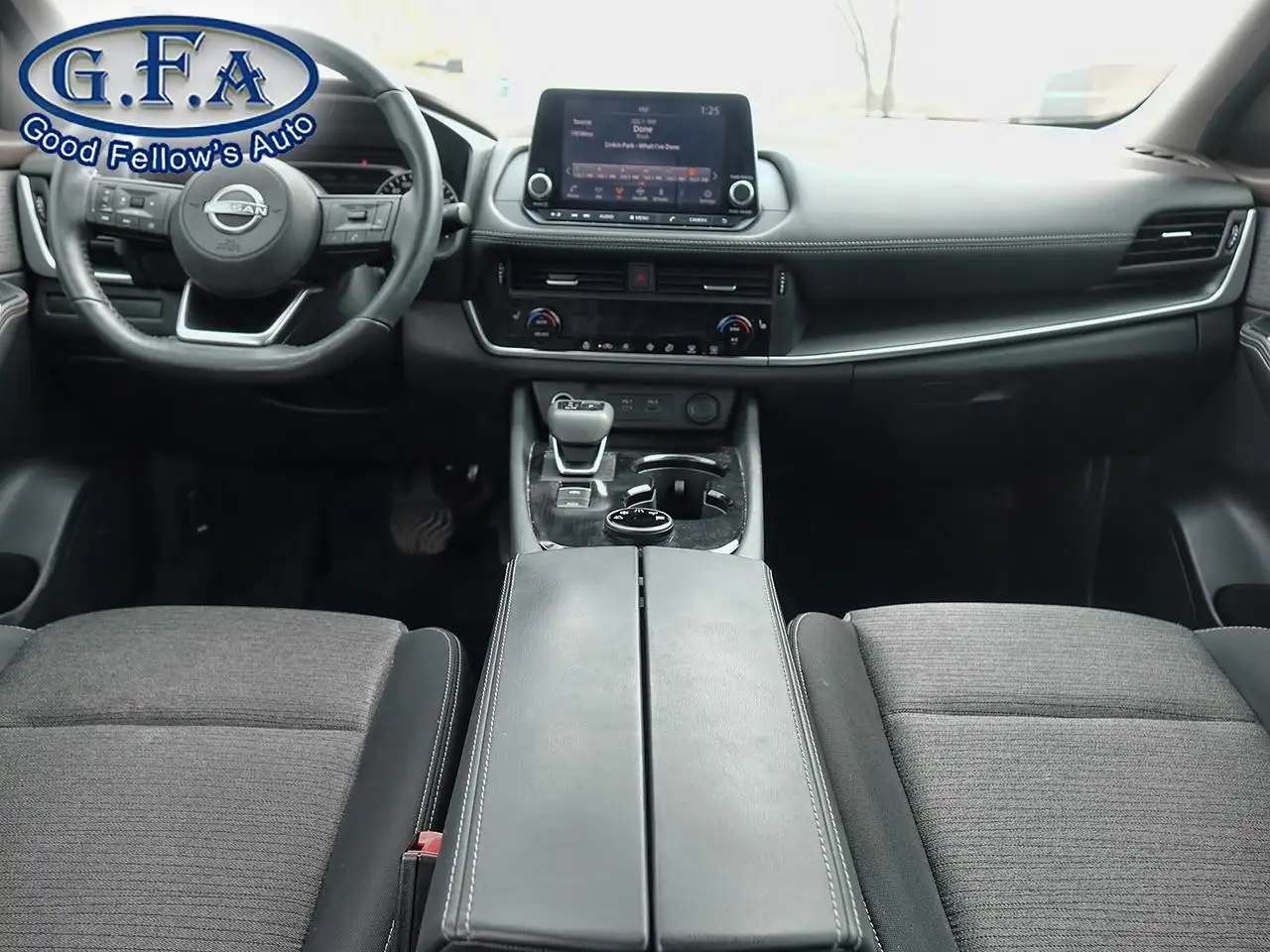 Nissan Rogue снимка Nissan Rogue