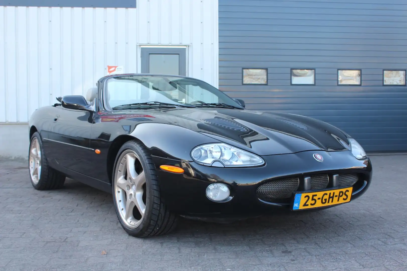 Jaguar XKR 4.0 V8 Convertible Goed onderhouden Černá - 2