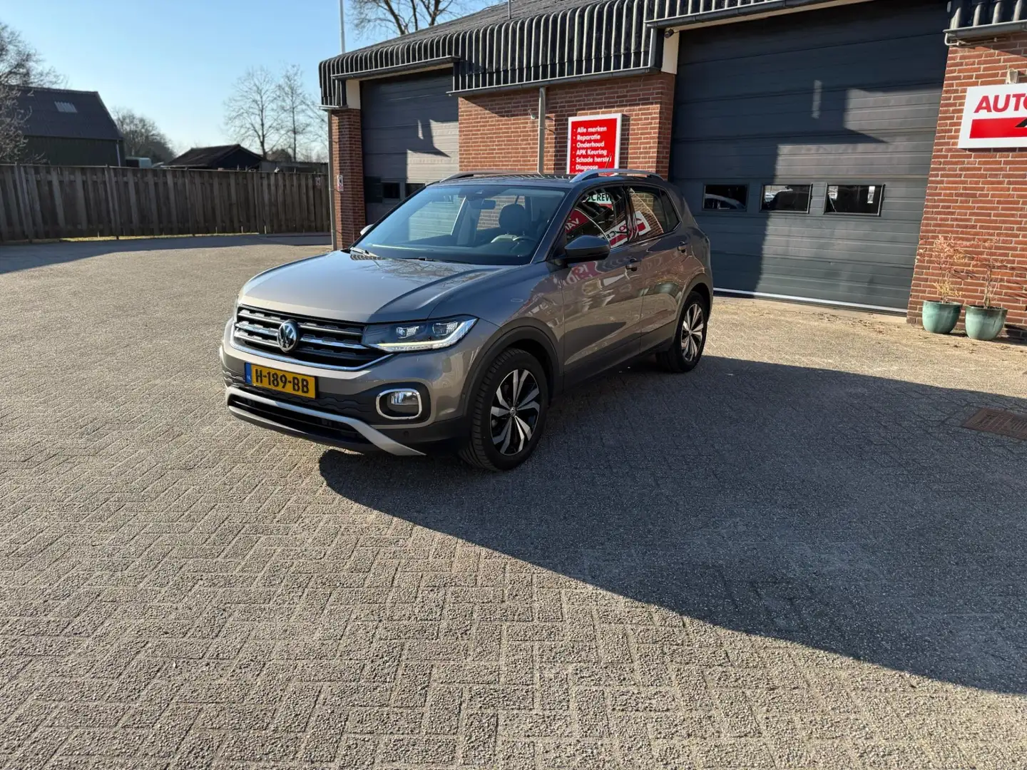 Volkswagen T-Cross 1.0 TSI Style Automaat Camera ACC Navi Keyless ENZ Grijs - 2