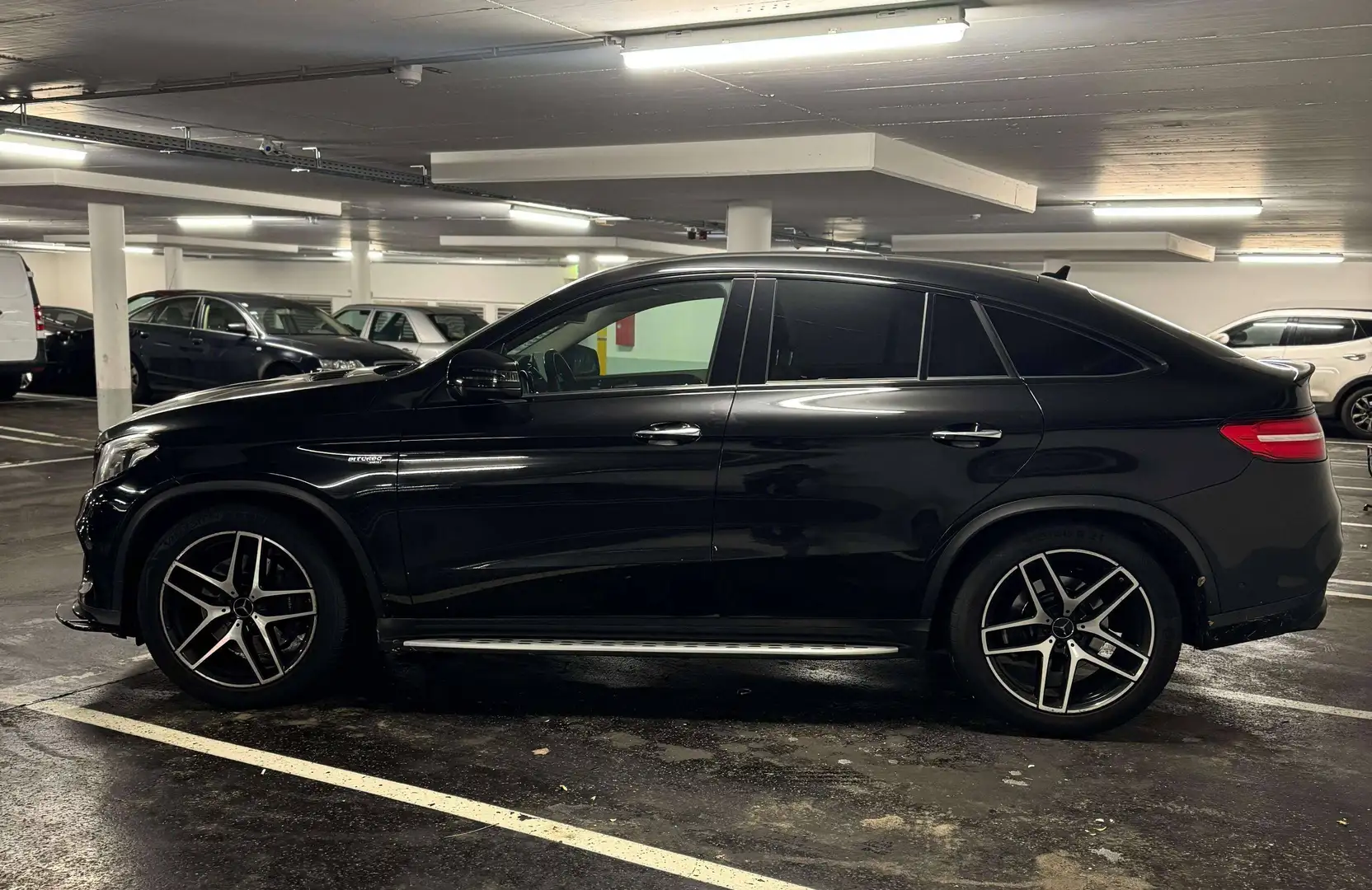 Mercedes-Benz GLE 43 AMG GLE 43 AMG 4Matic Aut. Schwarz - 2