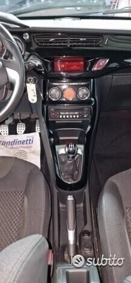 DS Automobiles DS 3 DS 3 1.4 HDi 70 So Chic Grigio - 2