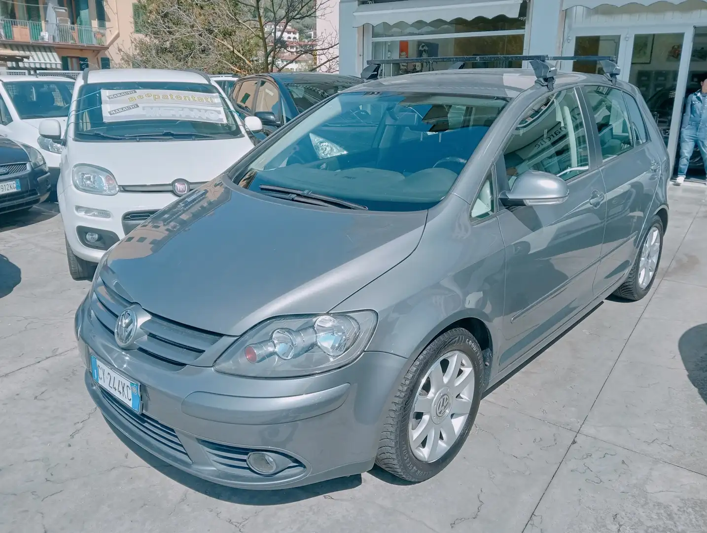 Volkswagen Golf Plus 2.0 TDI AMBITION Grigio - 1
