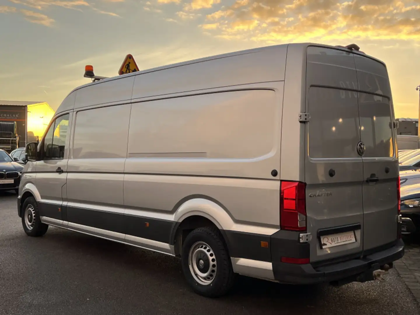 Volkswagen Crafter 35 L4H3 2.0 TDI 177 CH BUSINESS LINE / TVA RECUP / 1ERE MAIN / CAMERA Gris - 2
