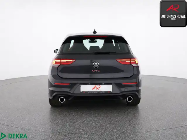 Volkswagen Golf view 4