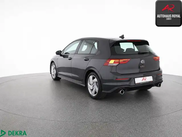 Volkswagen Golf view 3