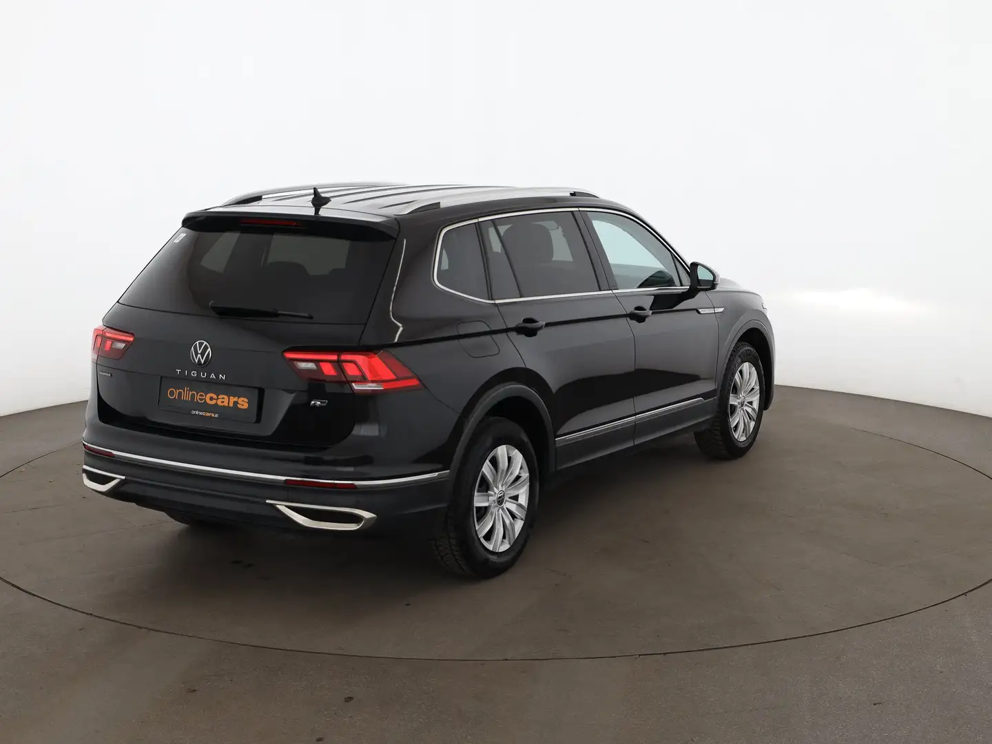 Volkswagen Tiguan Allspace 2.0 TDI Life Aut LED RADAR NAVI Schwarz - 2