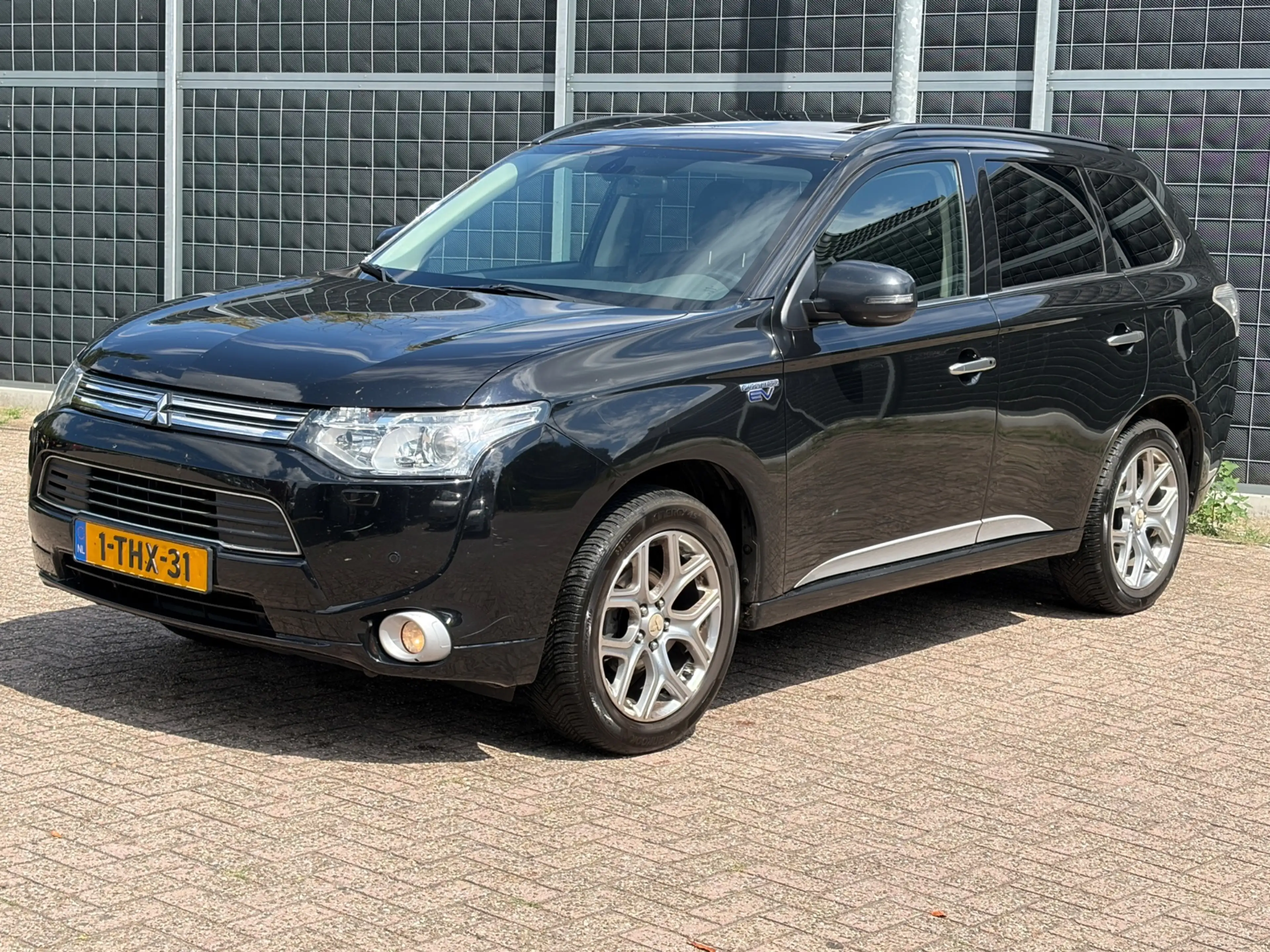 Mitsubishi Outlander 2.0 PHEV instyle — photo 3