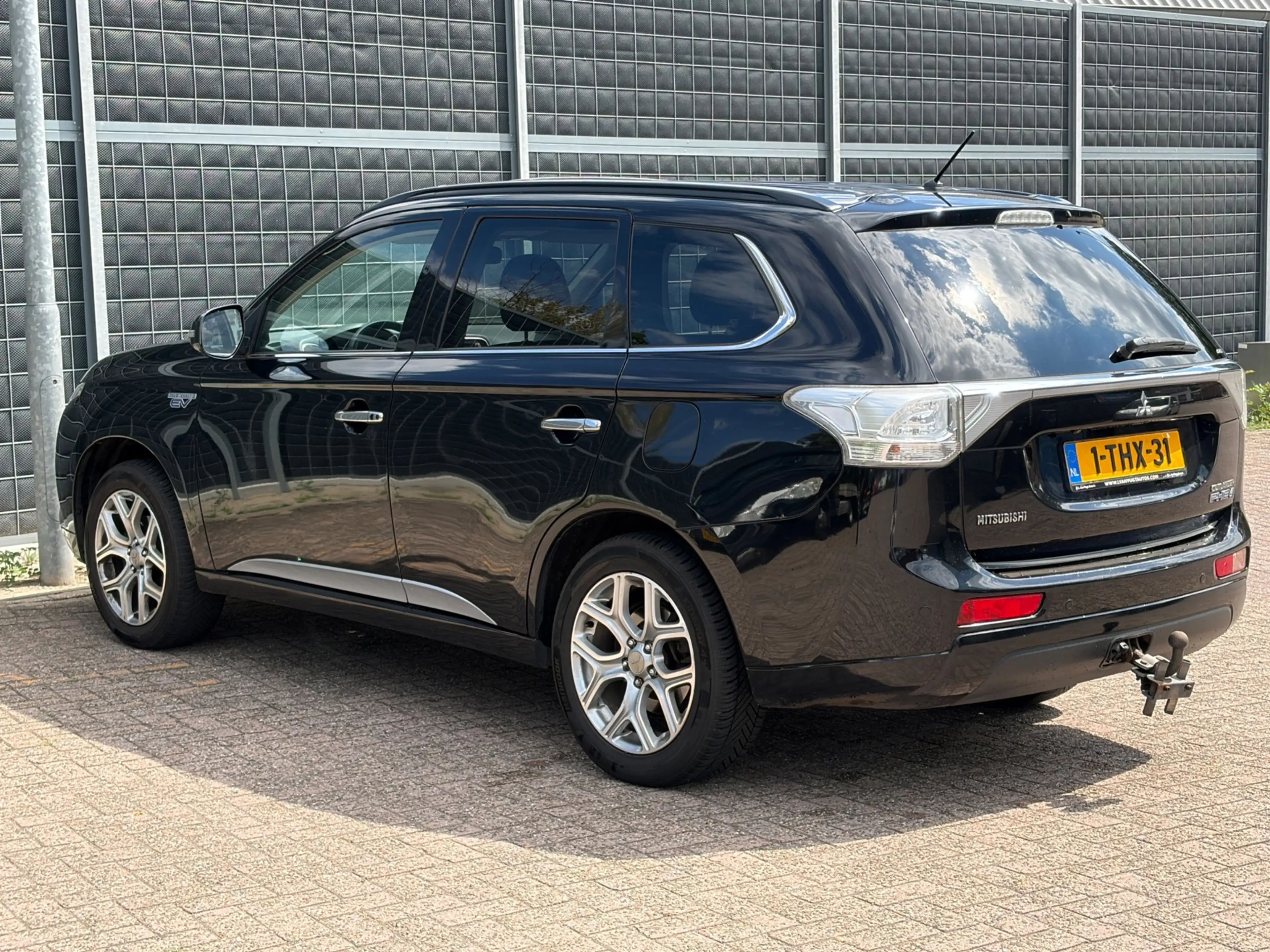 Mitsubishi Outlander 2.0 PHEV instyle — photo 4