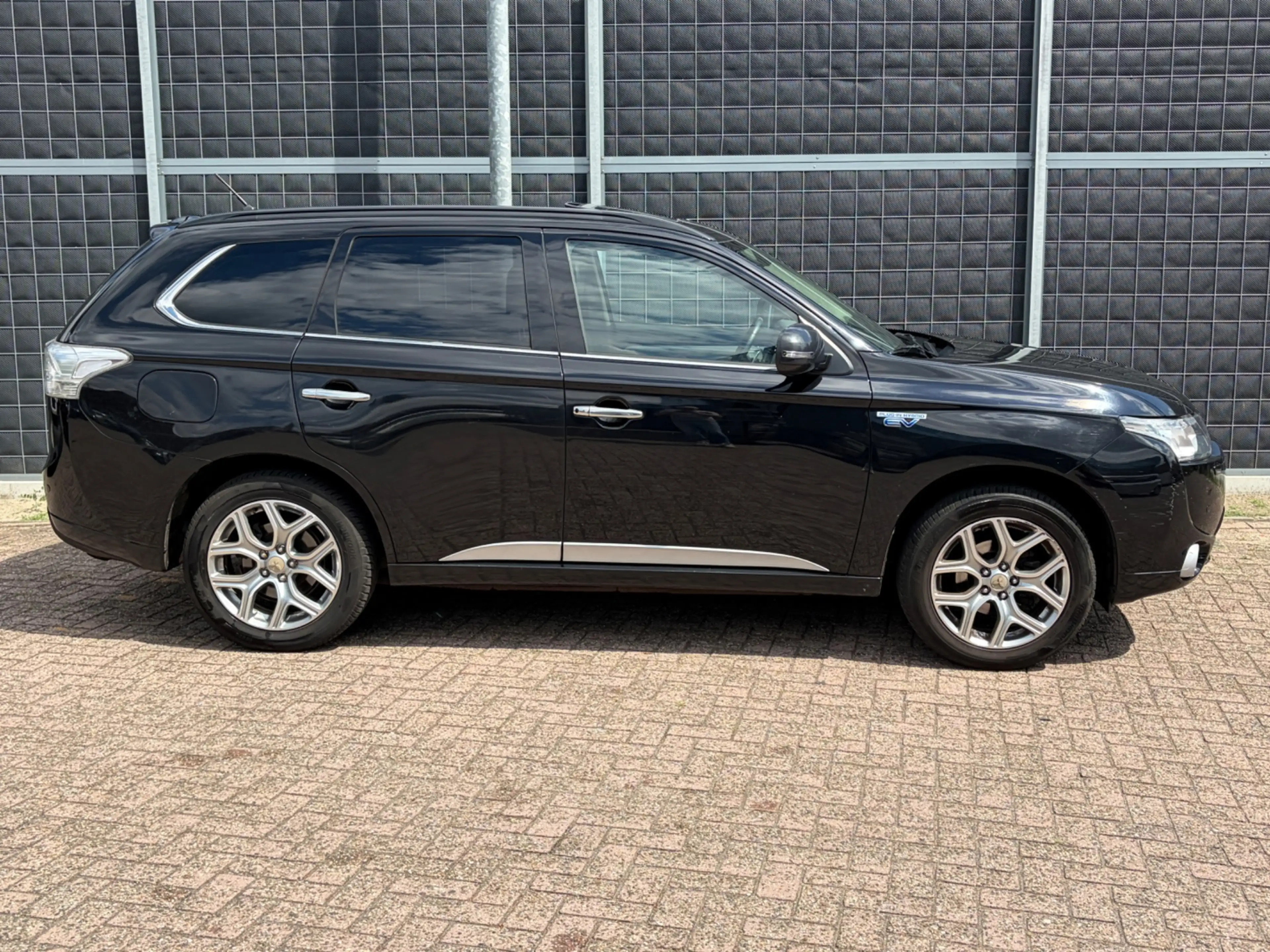 Mitsubishi Outlander 2.0 PHEV instyle — photo 6
