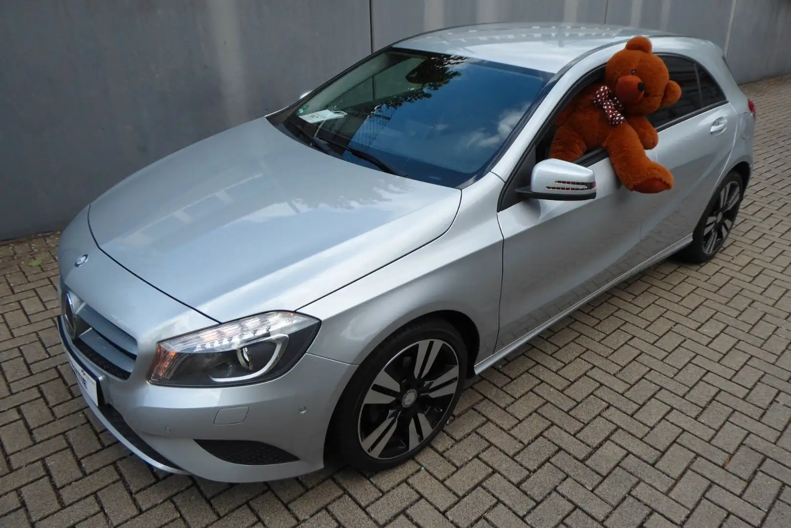 Mercedes-Benz A 180 CDI BlueEfficiency neu bereift!Scheckheft! Silber - 1