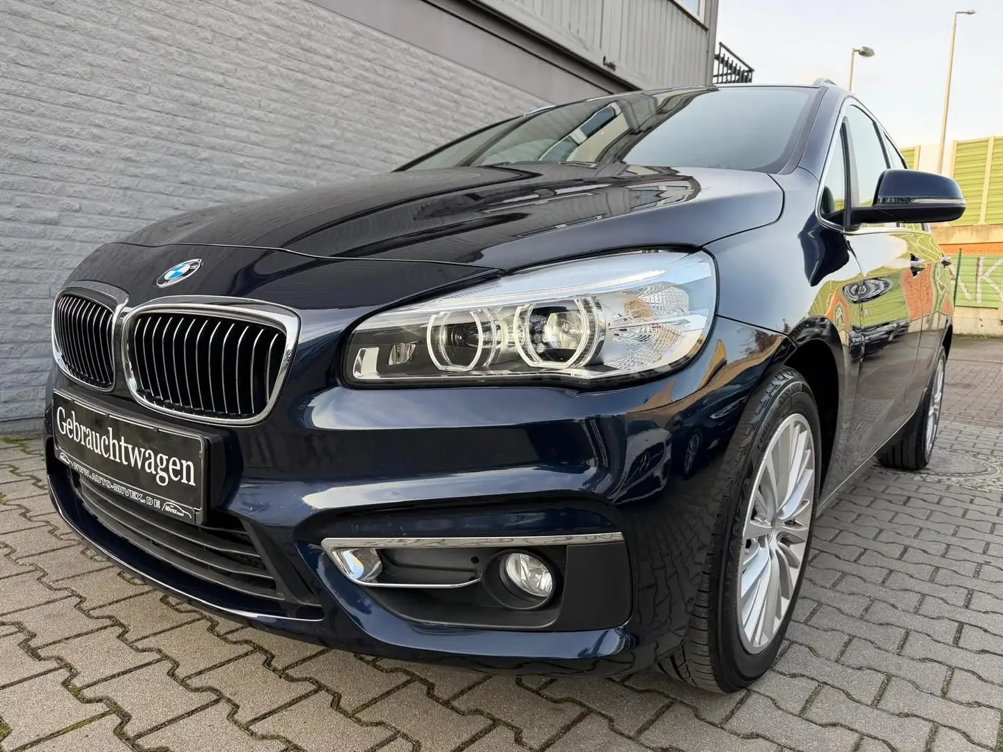 BMW 218 d Active Tourer Luxury Line LED LEDER NAVI Blau - 1
