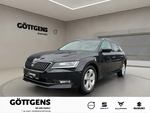 Skoda Superb Combi 1.8 TSI Style AHK PANO NAVI LED