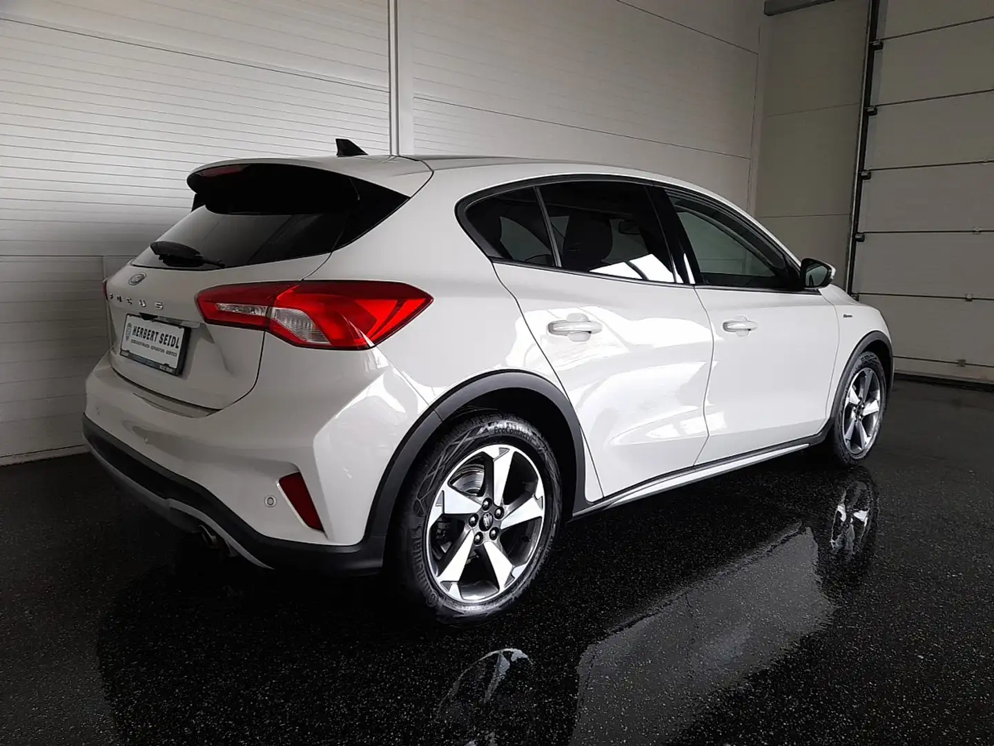 Ford Focus Active 1,5 EcoBlue Aut. *SKY / LED / NAVI / AHV... Blanc - 2