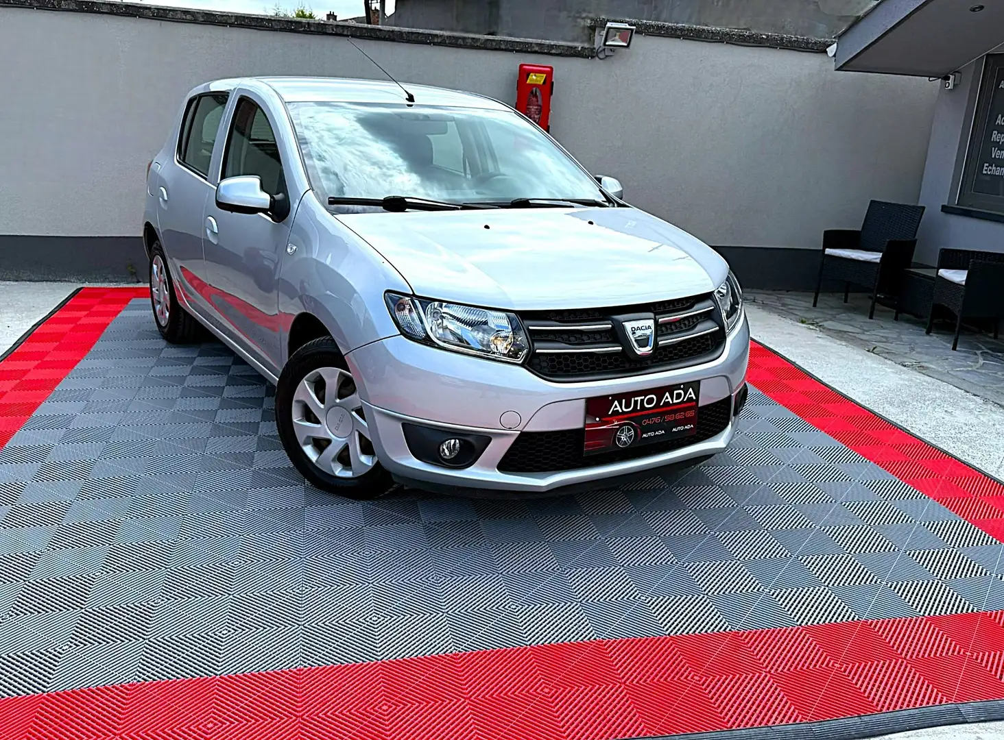 Dacia Sandero 1.2i--AIRCO--GPS--GARANTIE 12 MOIS-- Gris - 1