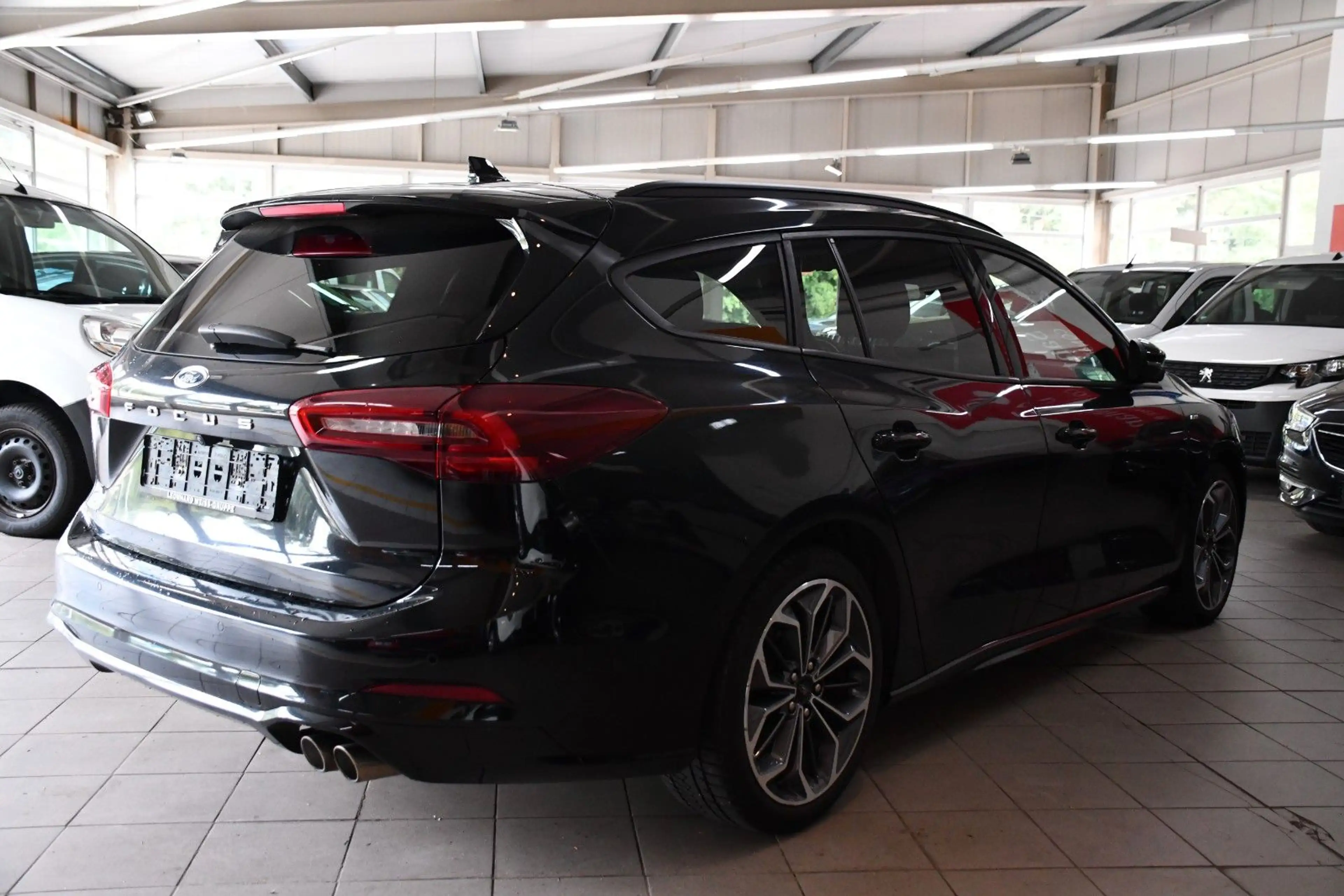 Ford Focus Turnier ST-Line X LED NAVI Kamera uvm. — photo 6