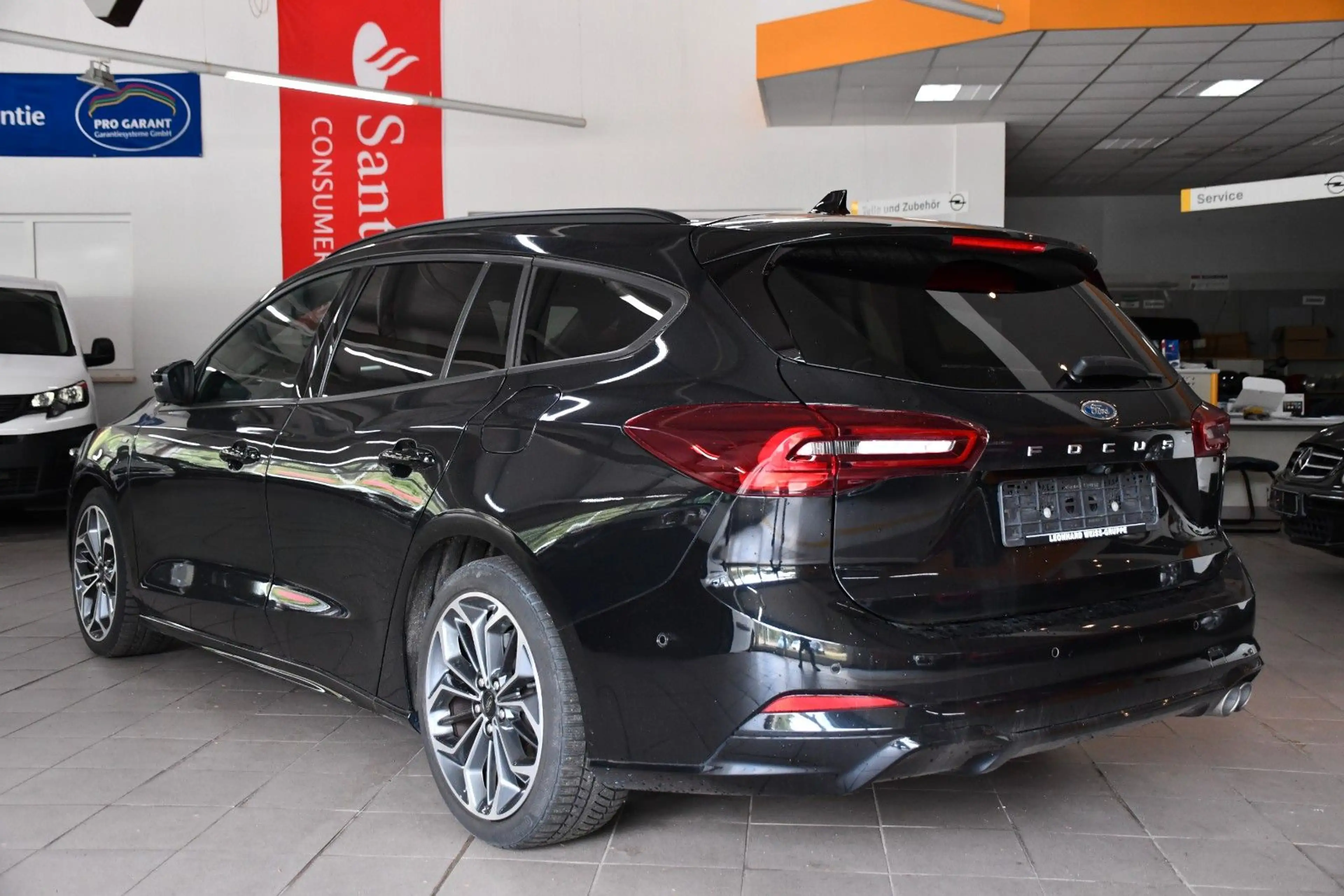 Ford Focus Turnier ST-Line X LED NAVI Kamera uvm. — photo 3