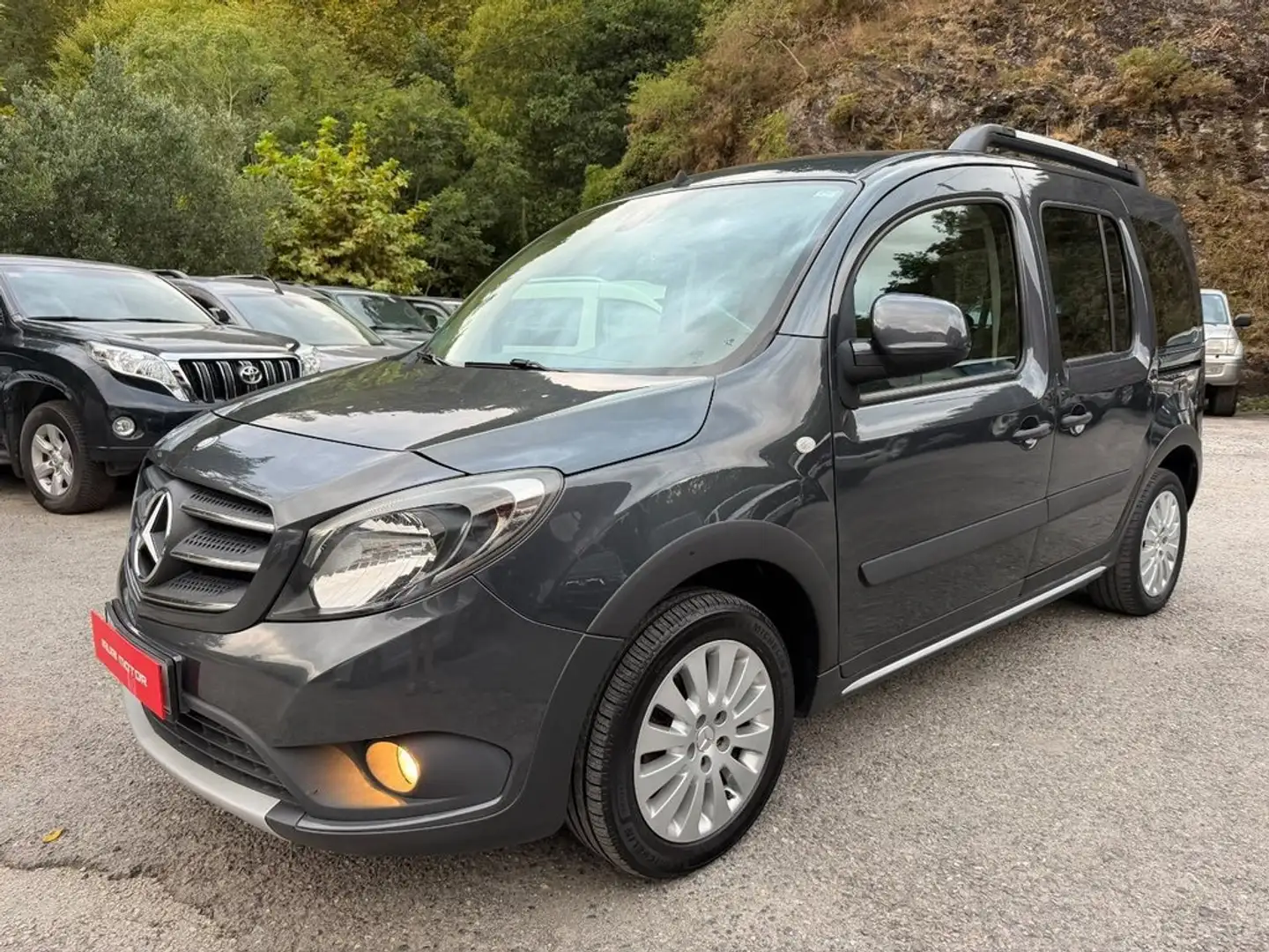 Mercedes-Benz 200 Citan 112 Tourer Plus Largo Gris - 2