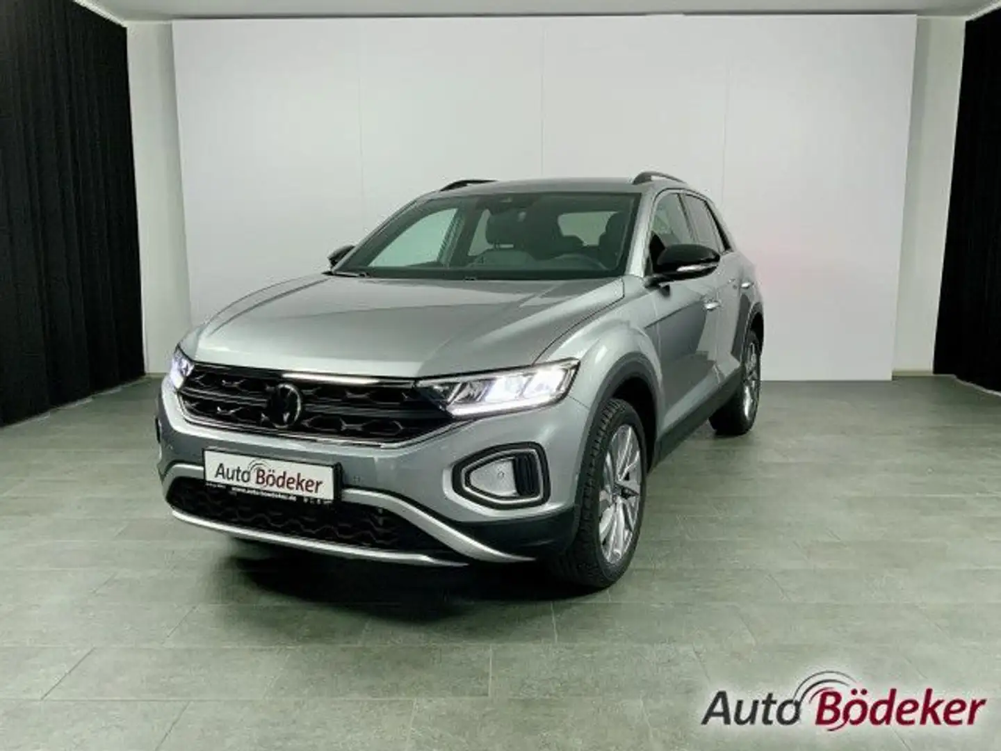 Volkswagen T-Roc GOAL 1.5 l TSI OPF 110 kW (150 PS) Bluetooth Срібний - 2